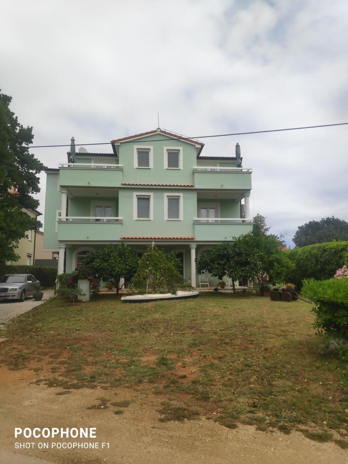 Deluxe Studio with Balcony photo 3