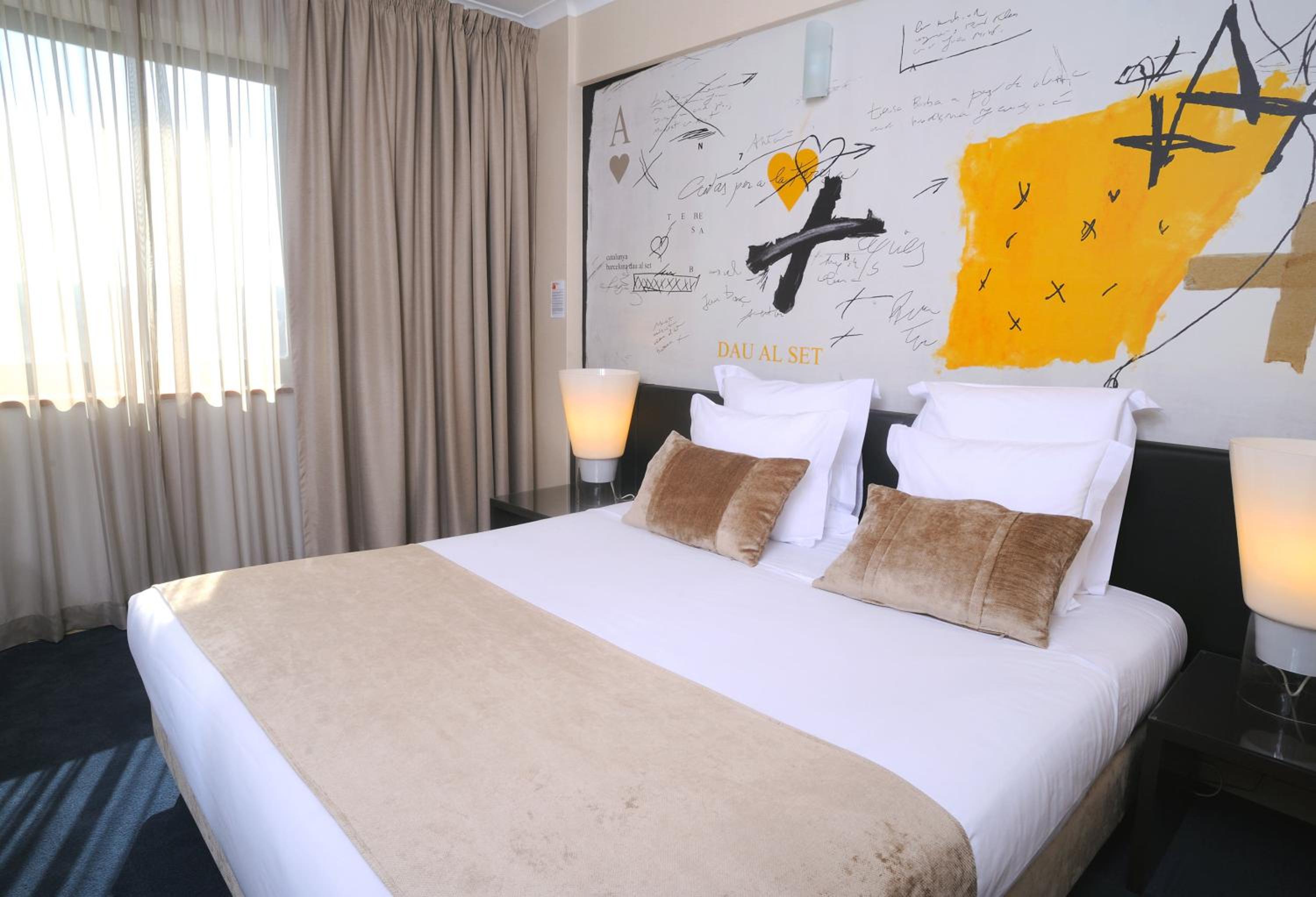 Suite - Photo 8