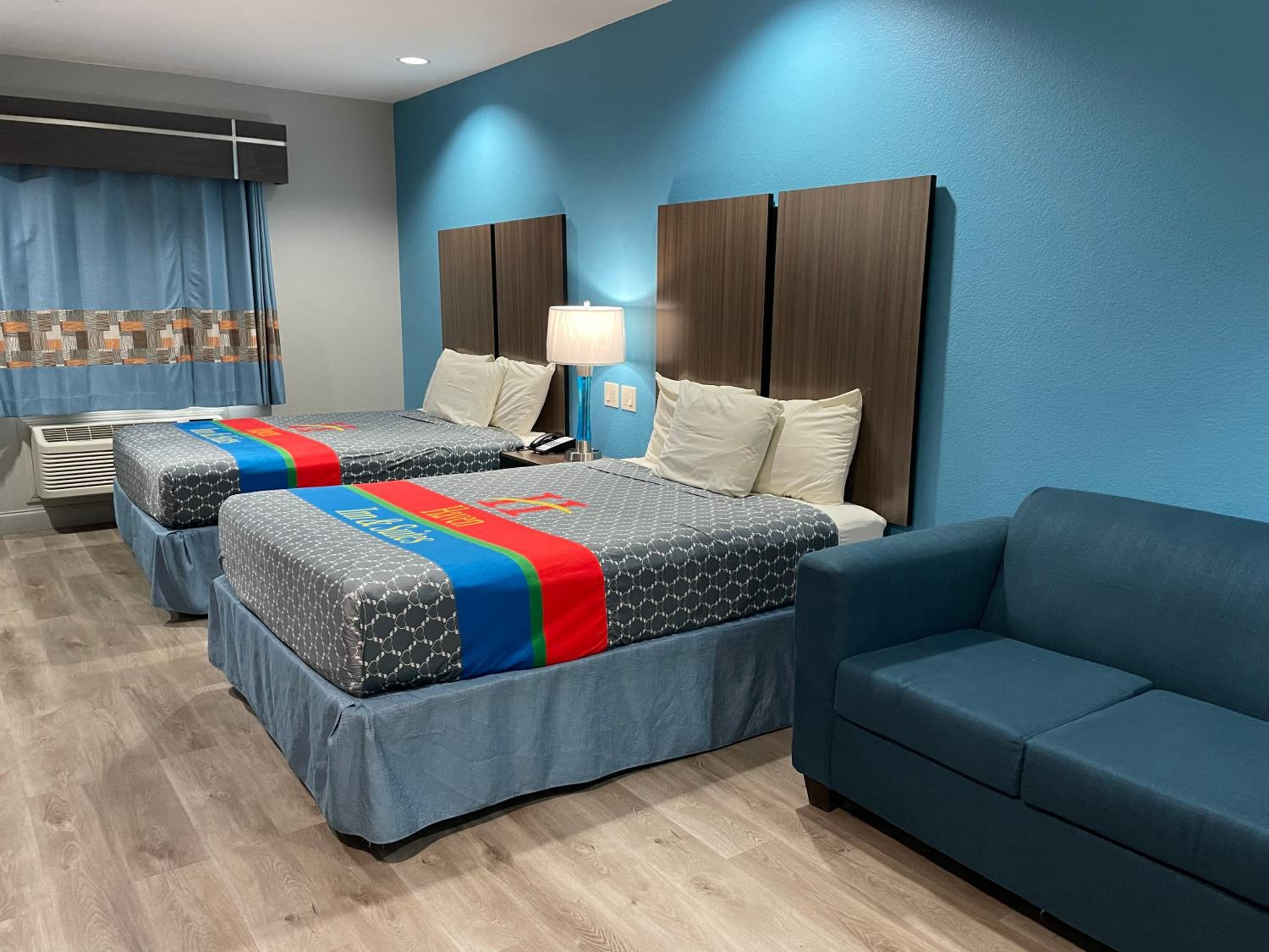 Queen Room with Two Queen Beds - Non-Smoking