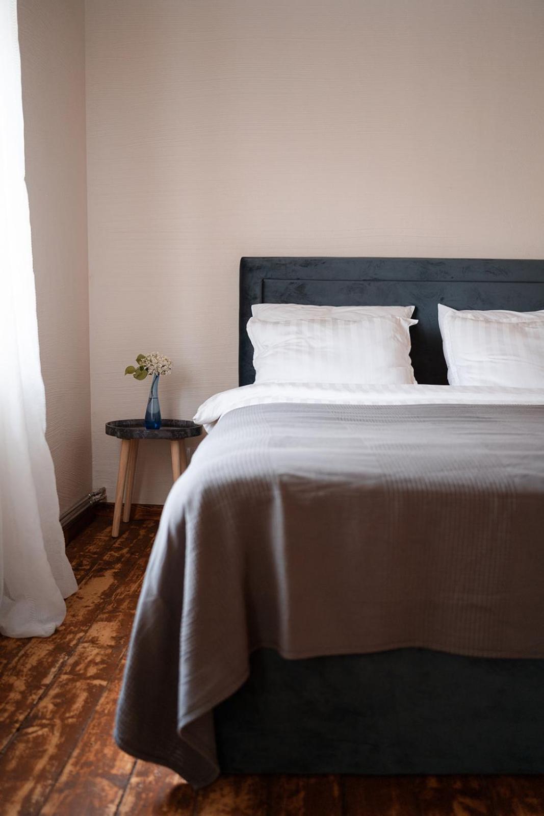 One-Bedroom Apartment - Photo 9