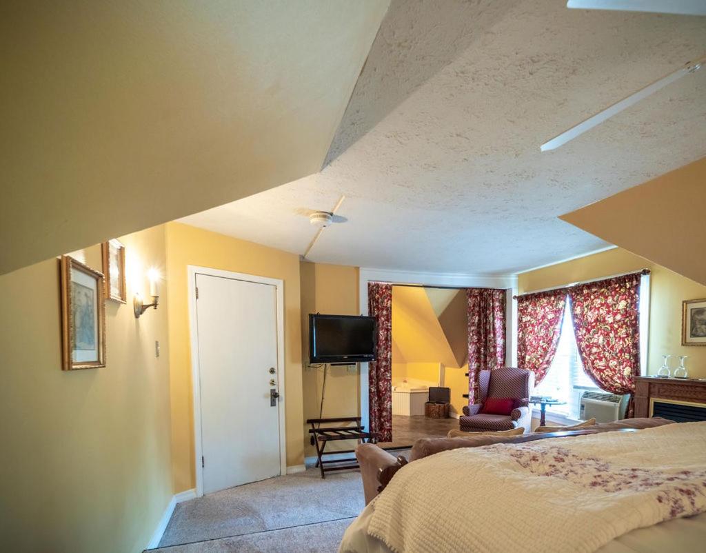 King Room with Spa Bath