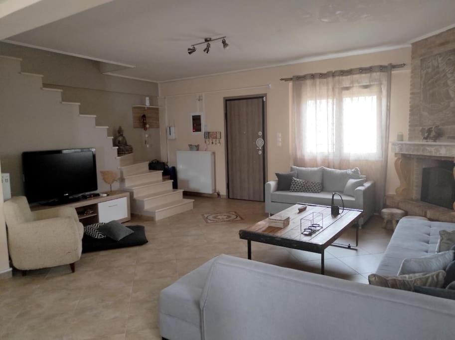 Two-Bedroom House - Photo 4
