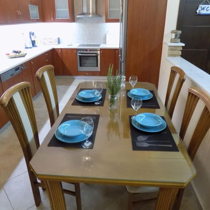 Two-Bedroom House - Photo 10