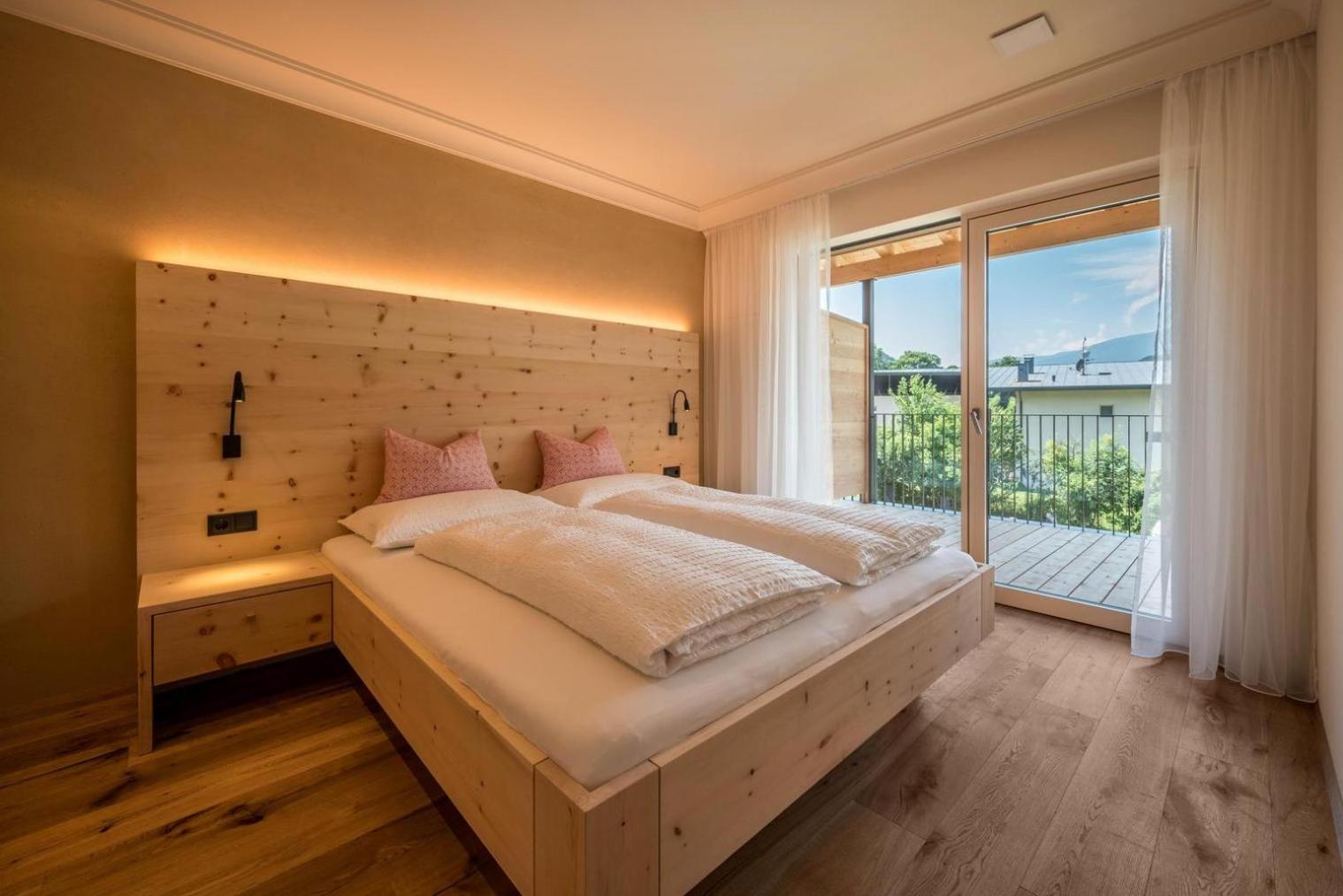 One-Bedroom Apartment with Garden View