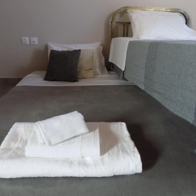 Two-Bedroom House - Photo 32