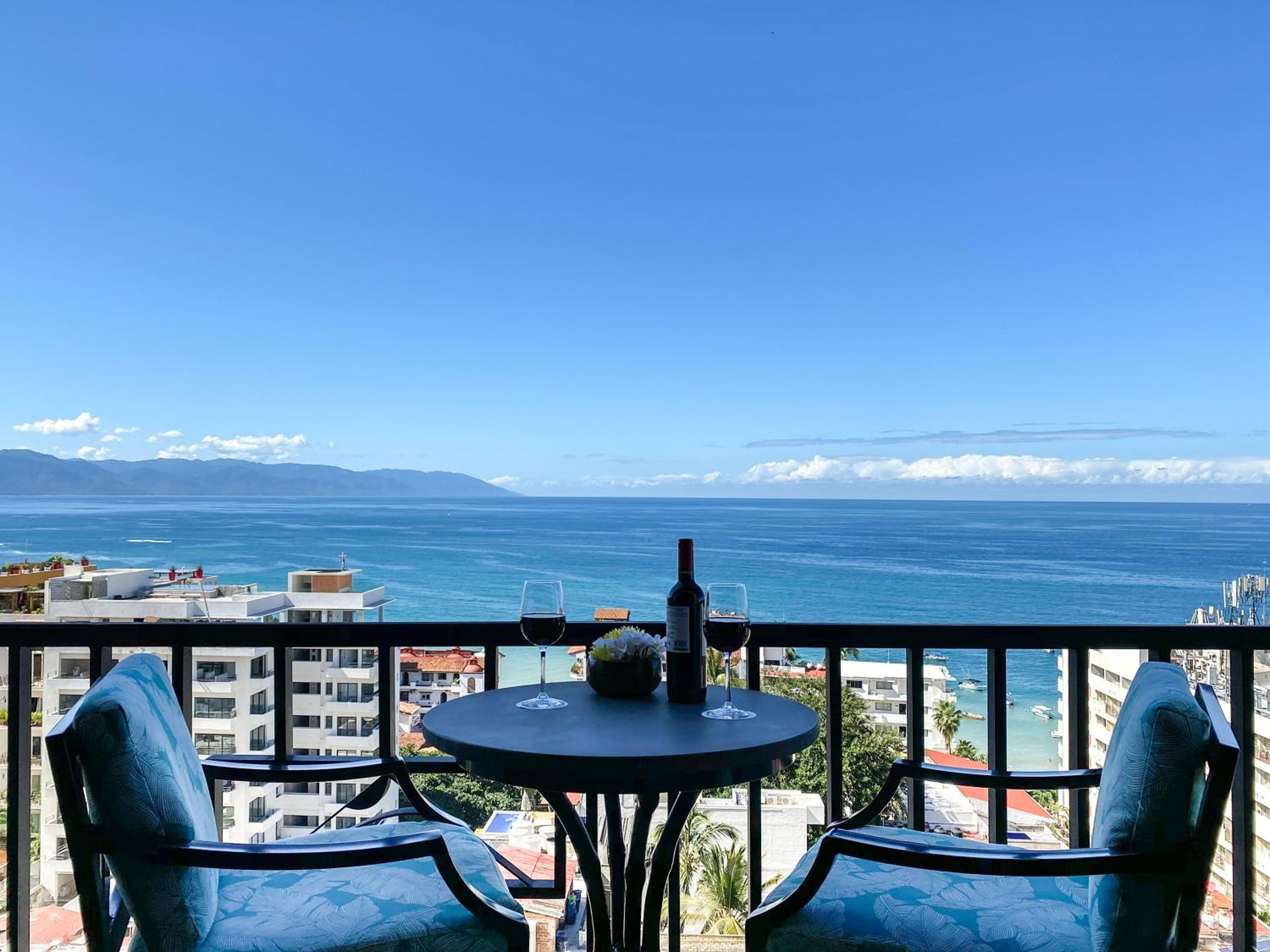 Suite with Sea View - Photo 10