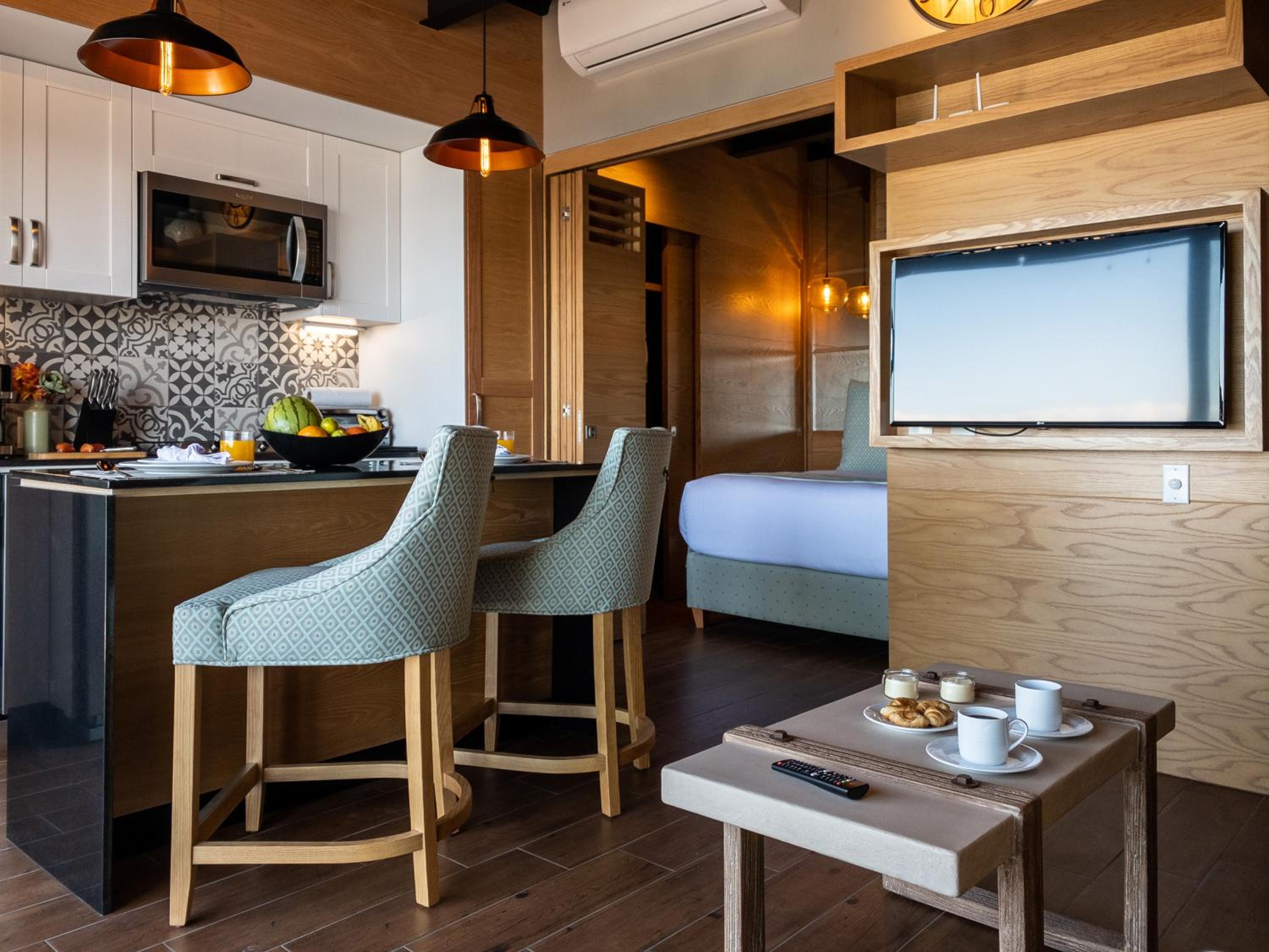 Suite with Sea View - Photo 12