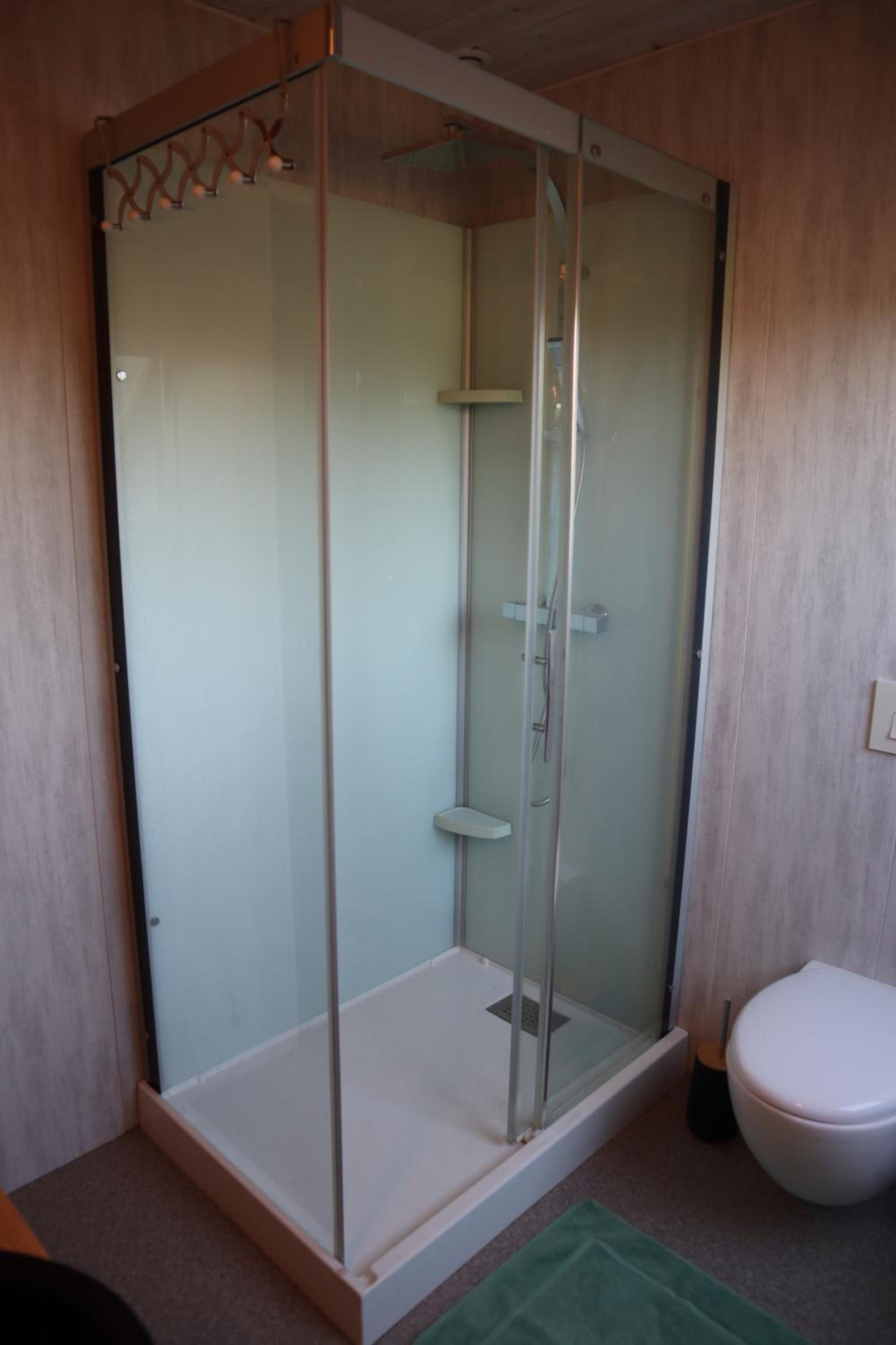 Double Room with Private Bathroom - Photo 2