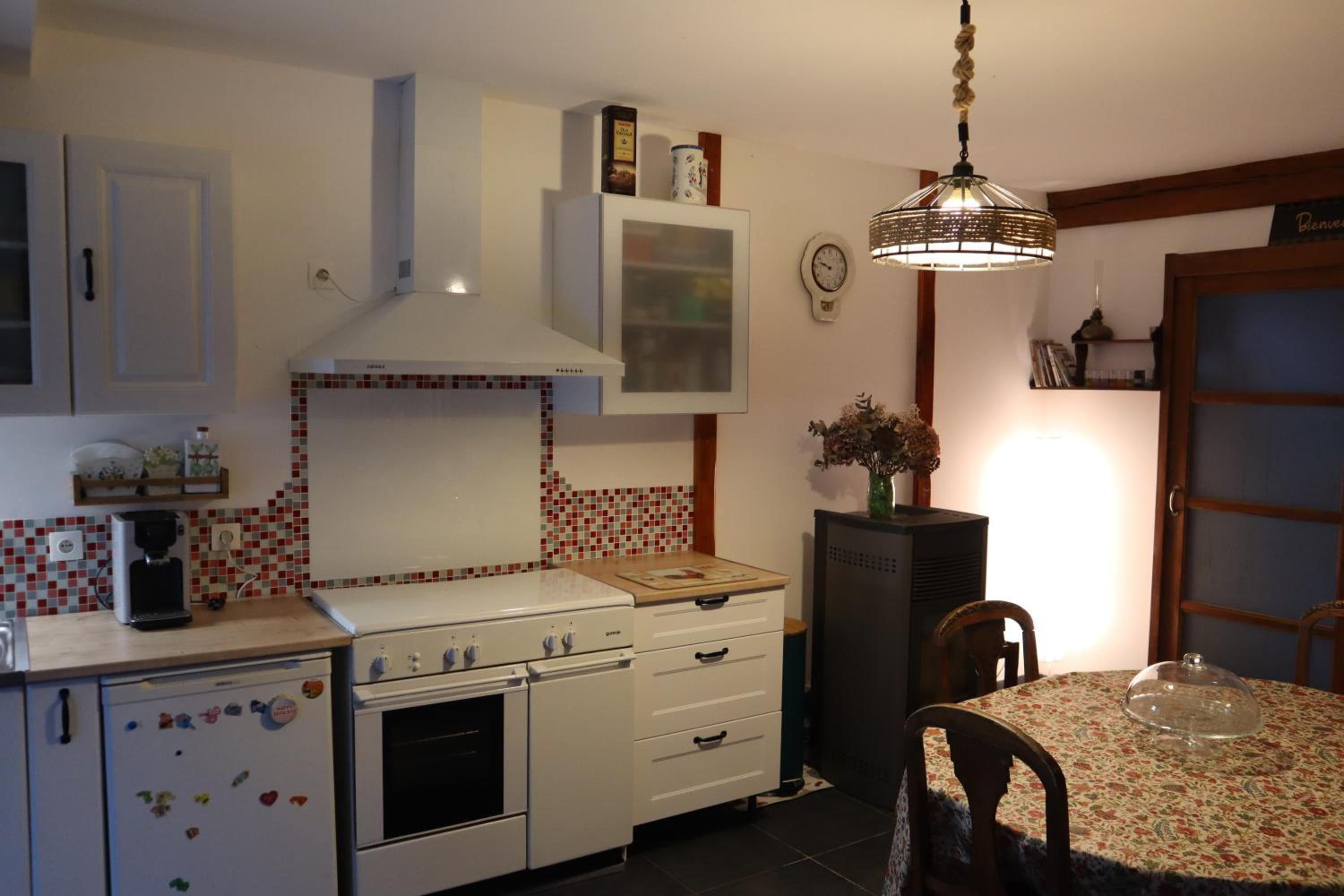 Double Room with Private Bathroom - Photo 10
