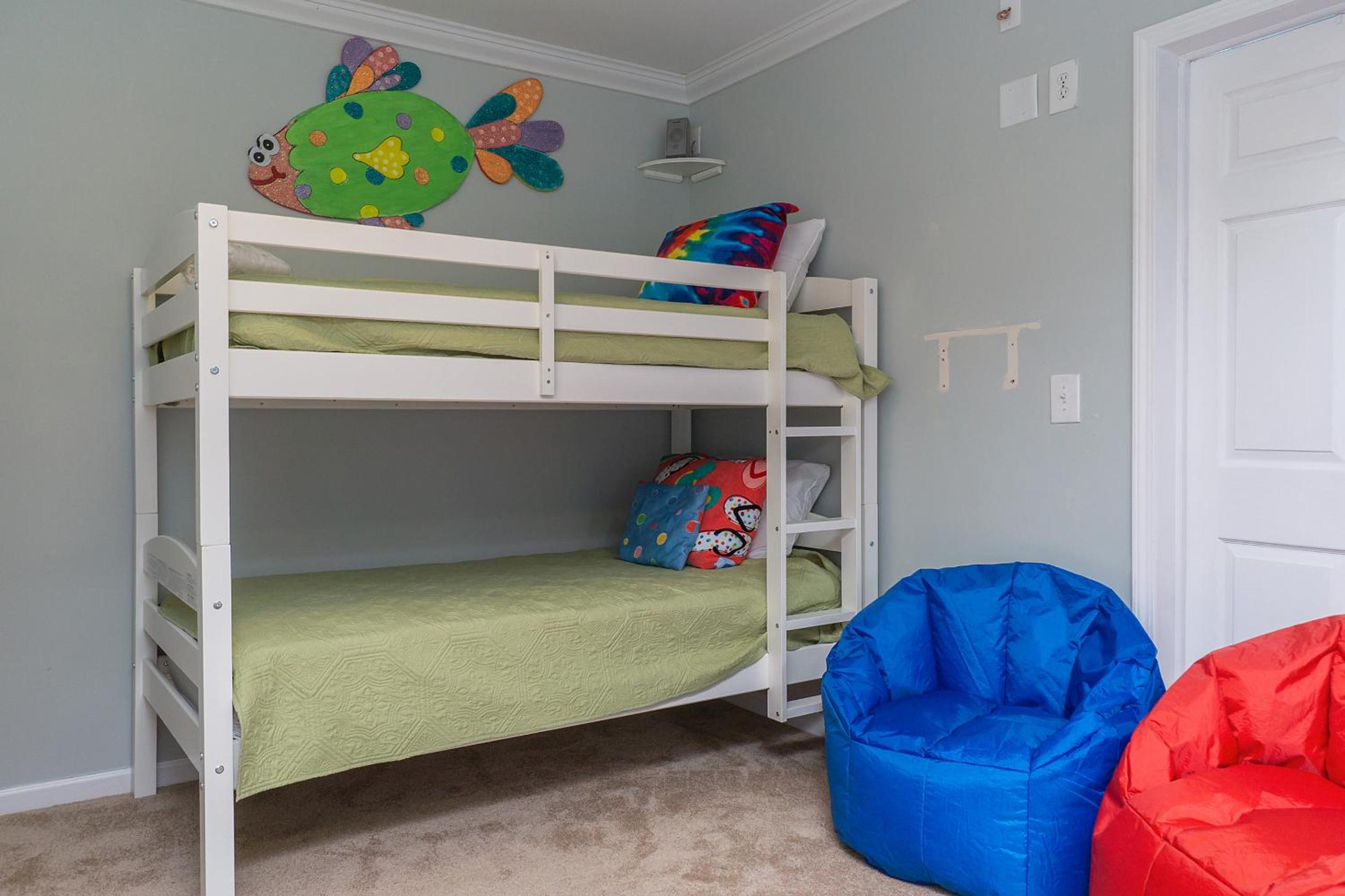 Five-Bedroom House photo 1