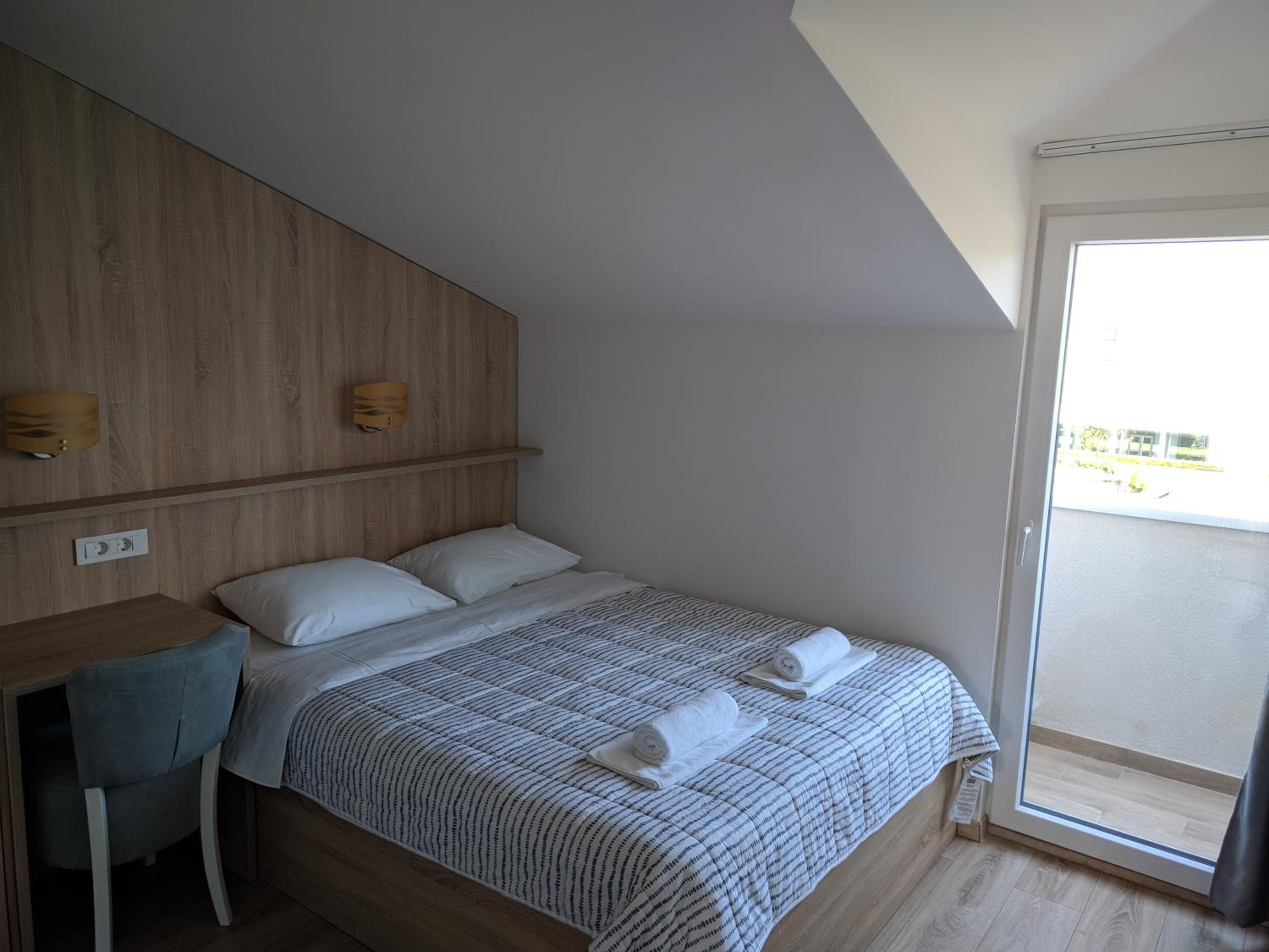 Queen Room with Balcony photo 1