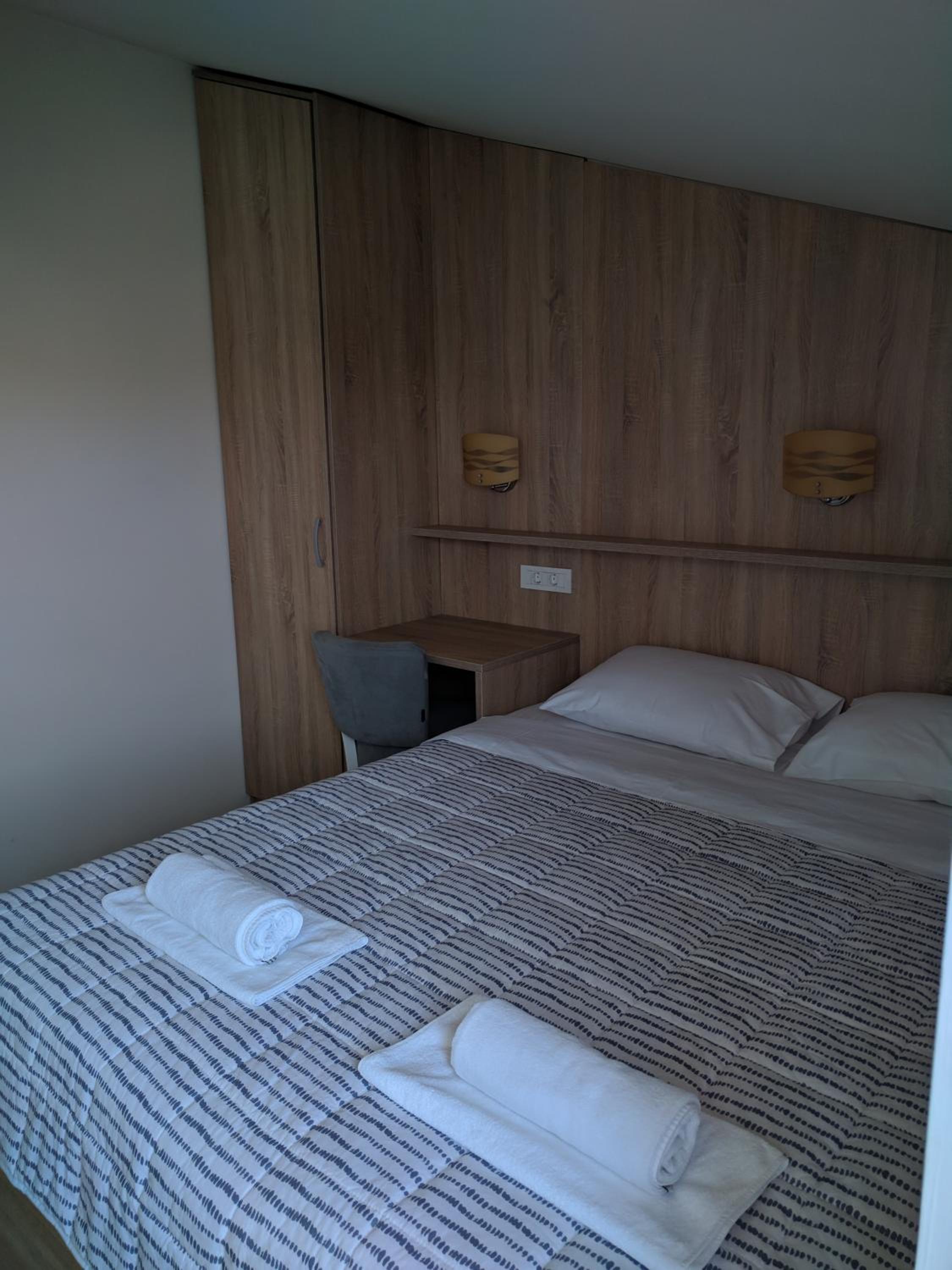 Queen Room with Balcony photo 2