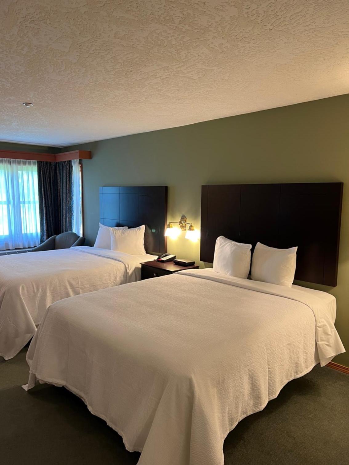 Queen Room photo 1