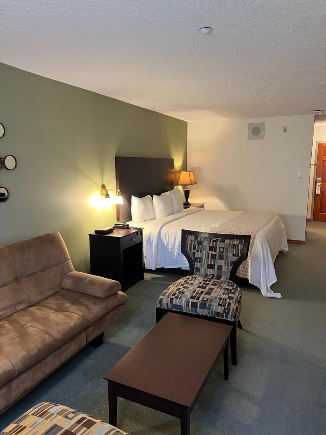 Deluxe King Room photo 3