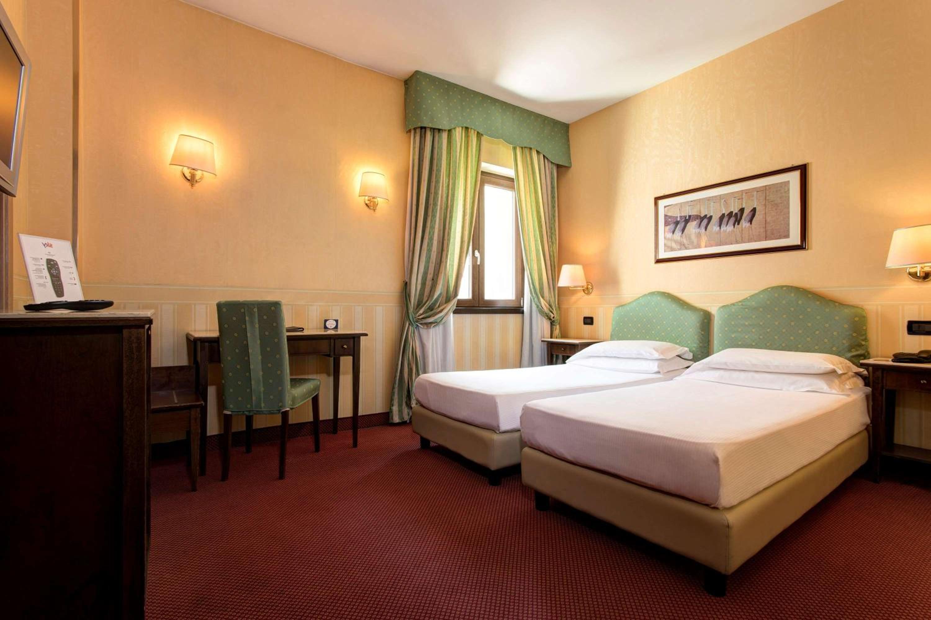 Classic Twin Room - Photo 6