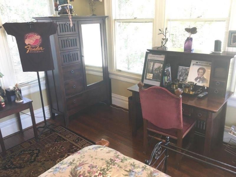 Queen Room photo 1