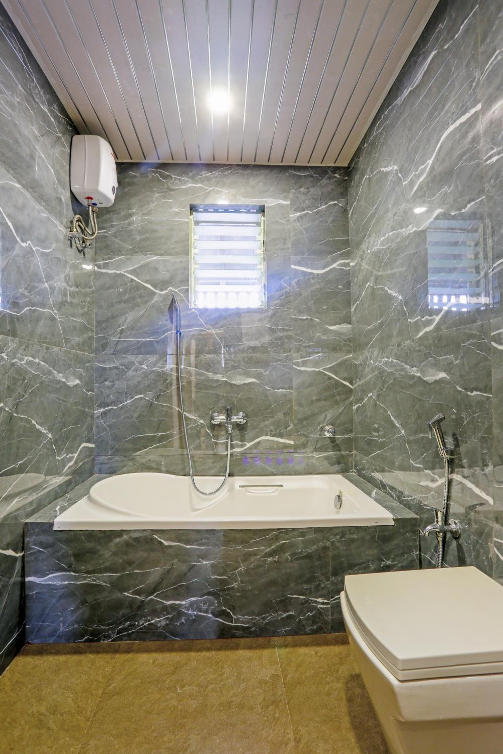 Deluxe Double Room with Bath photo 3