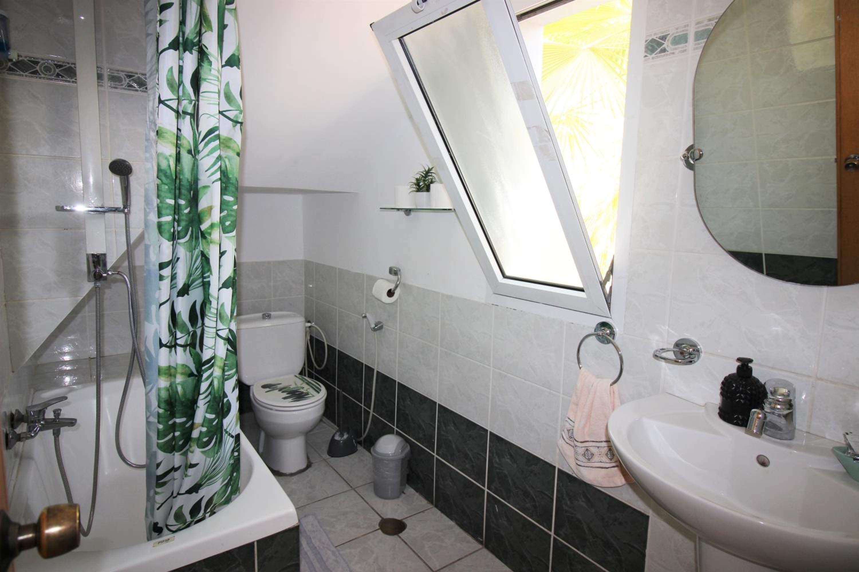 Double or Twin Room with Private Bathroom and Balcony photo 2