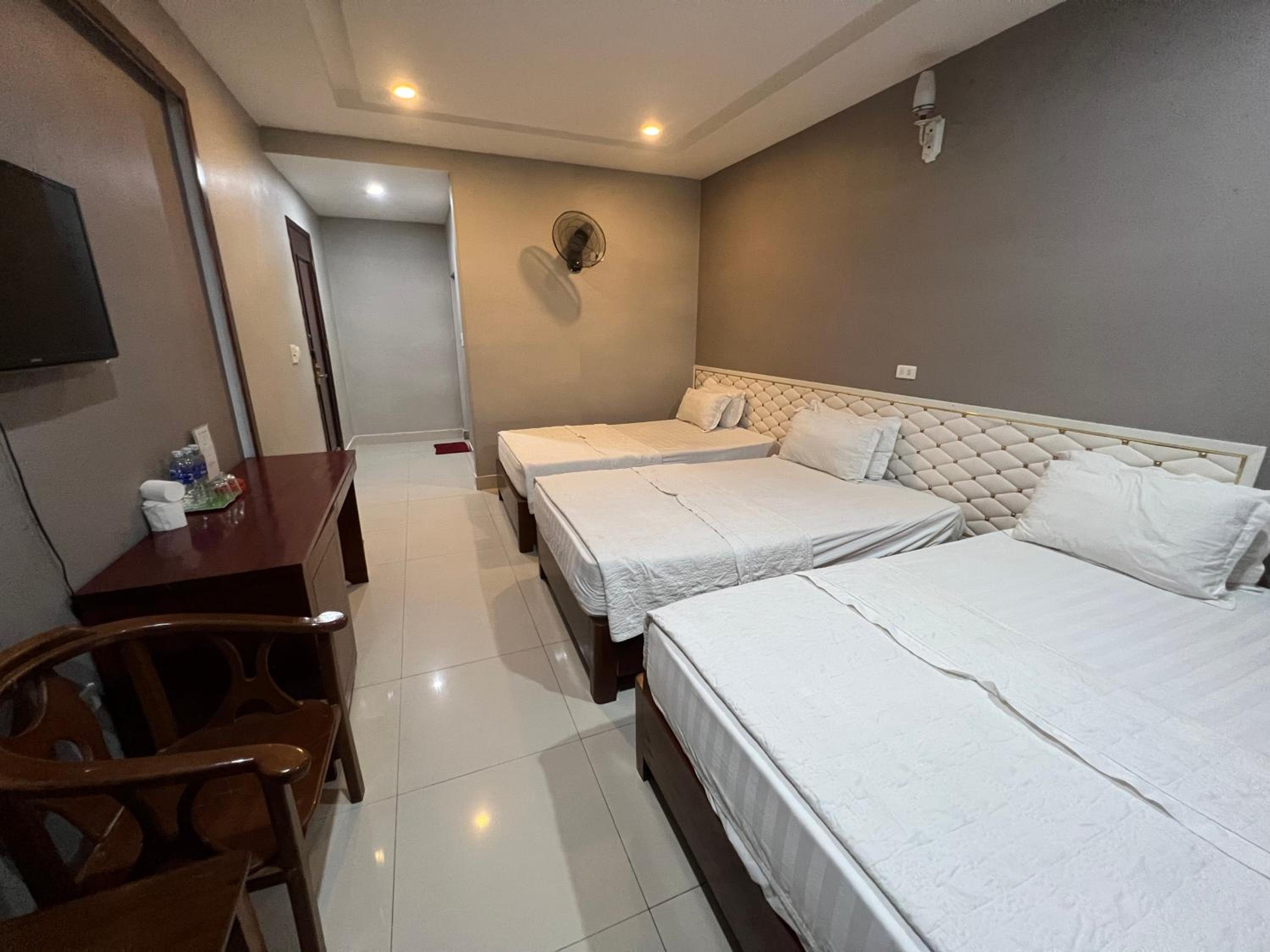 Basic Triple Room photo 2