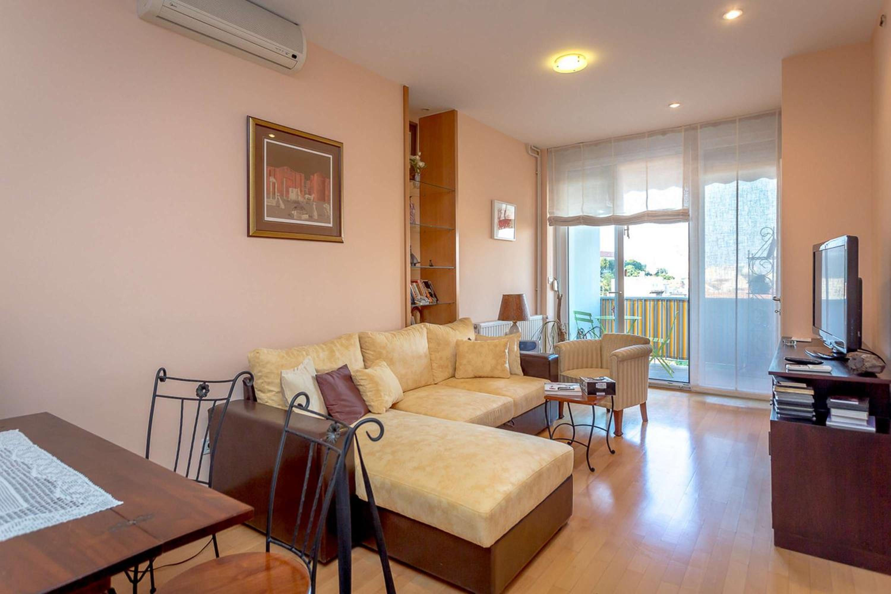 One-Bedroom Apartment with Balcony