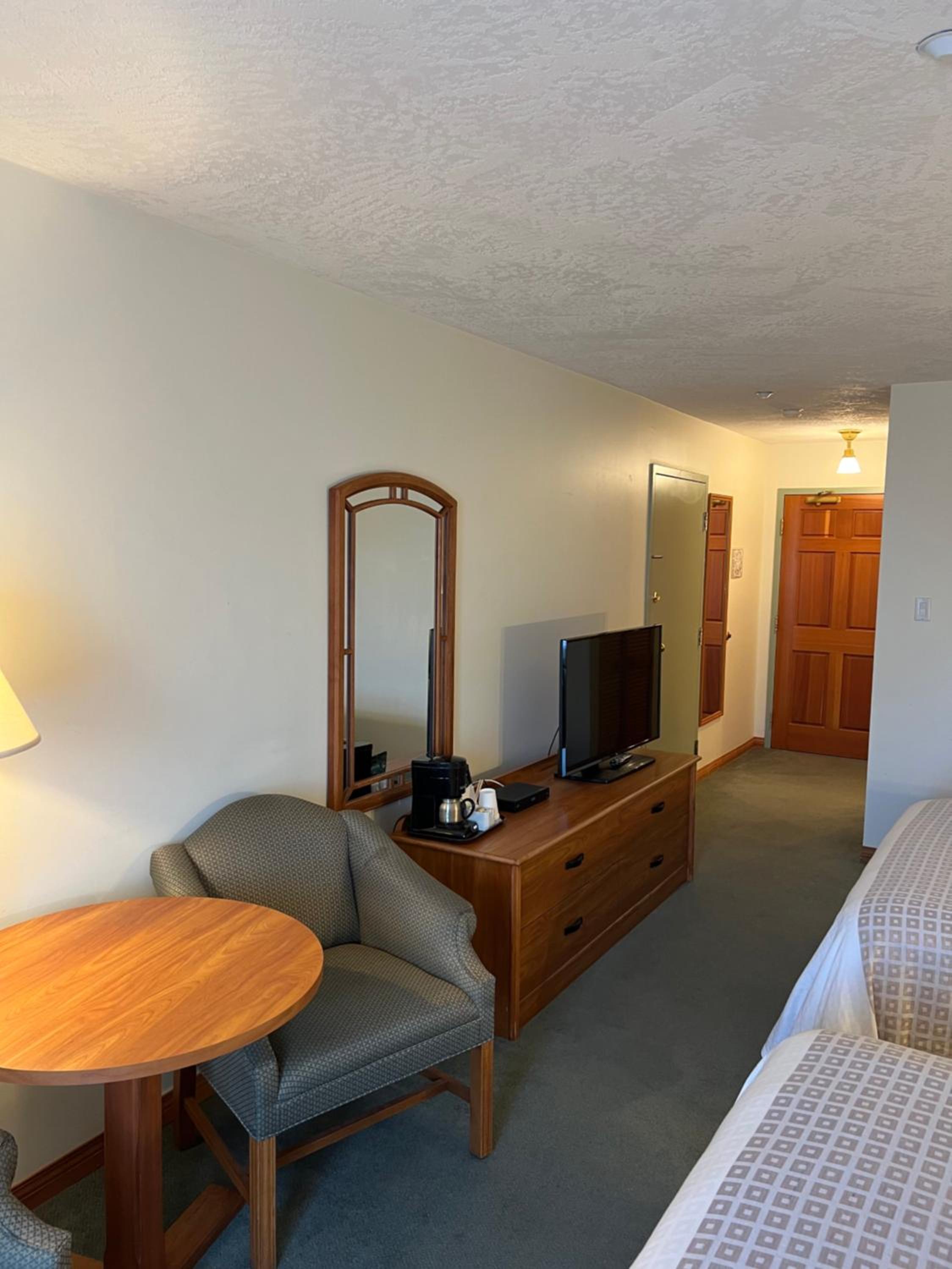 Queen Room with Two Queen Beds photo 3