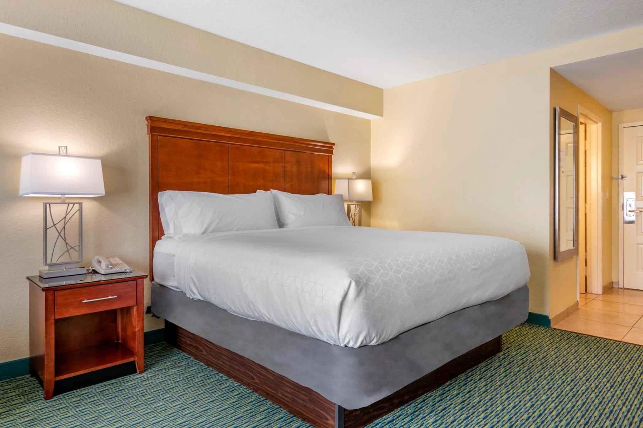 Standard King Room