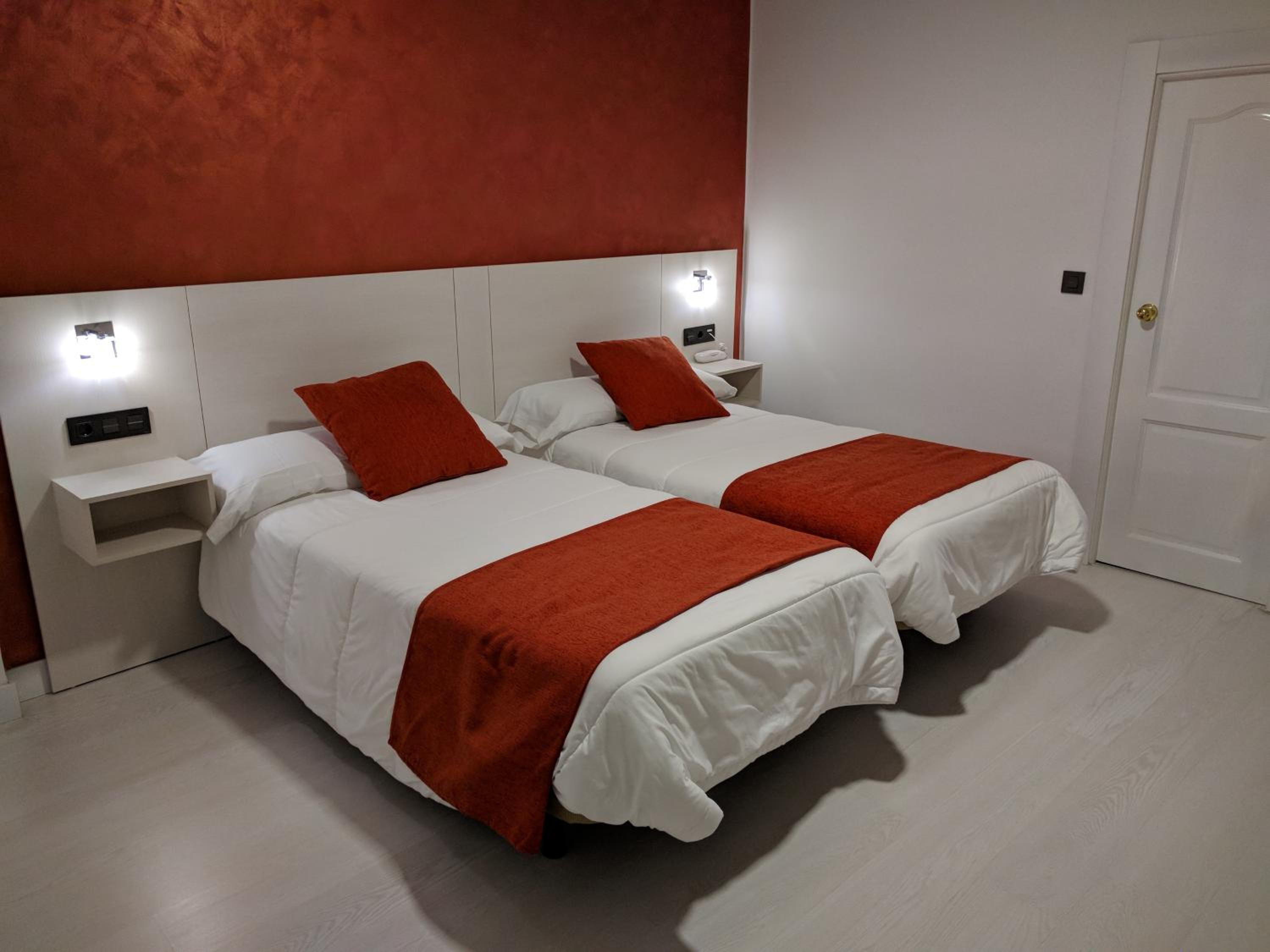 Double or Twin Room - Photo 1