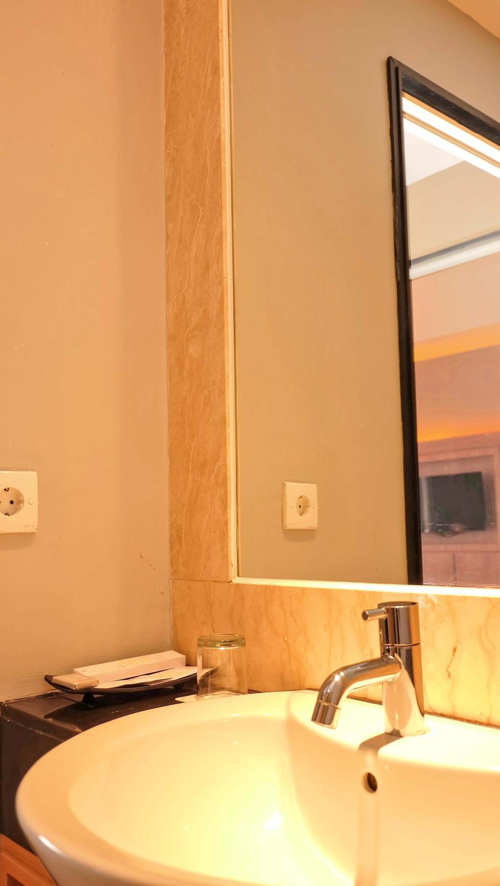 Deluxe Twin Room - Photo 4