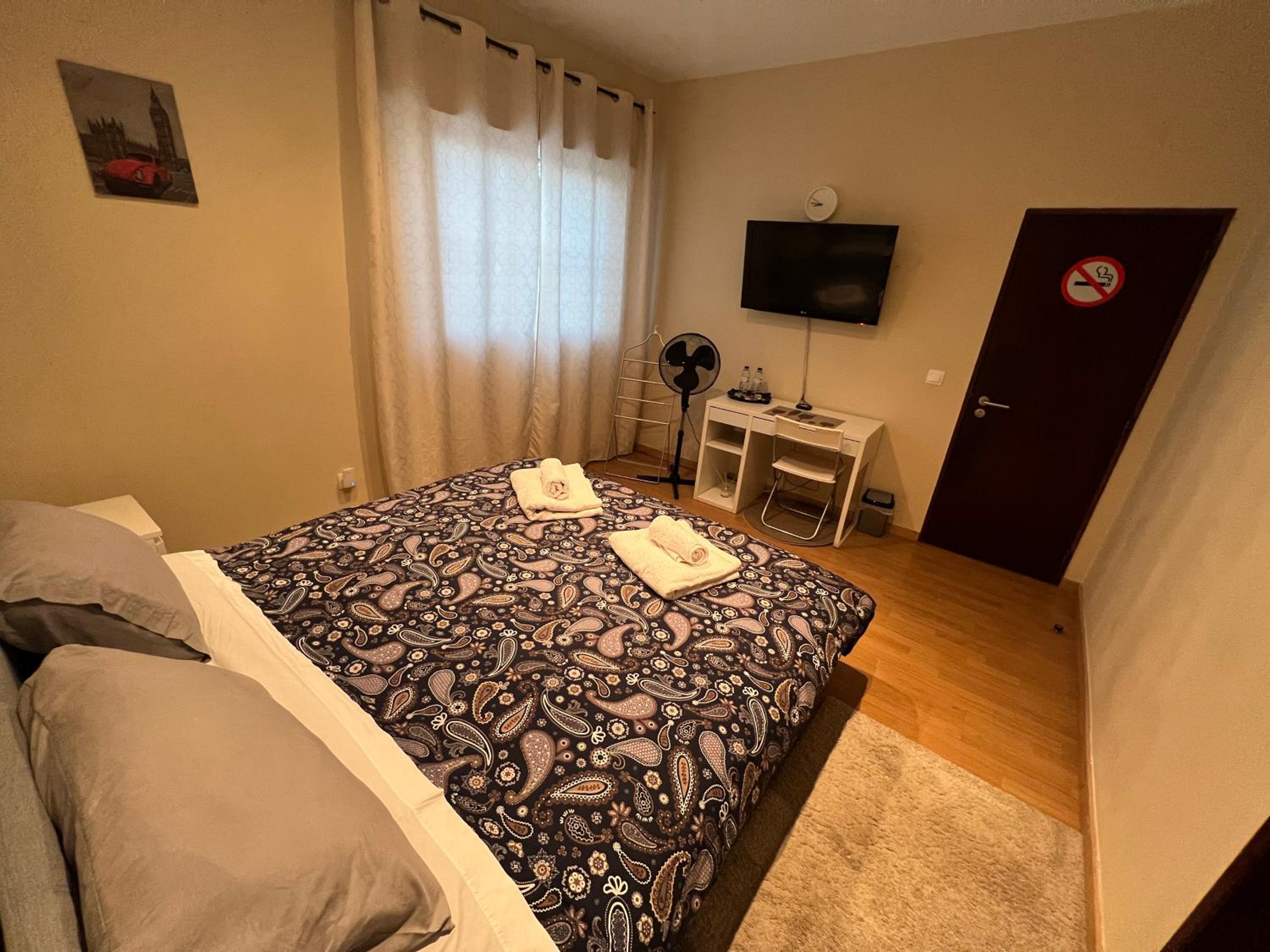 Double or Twin Room - Photo 17