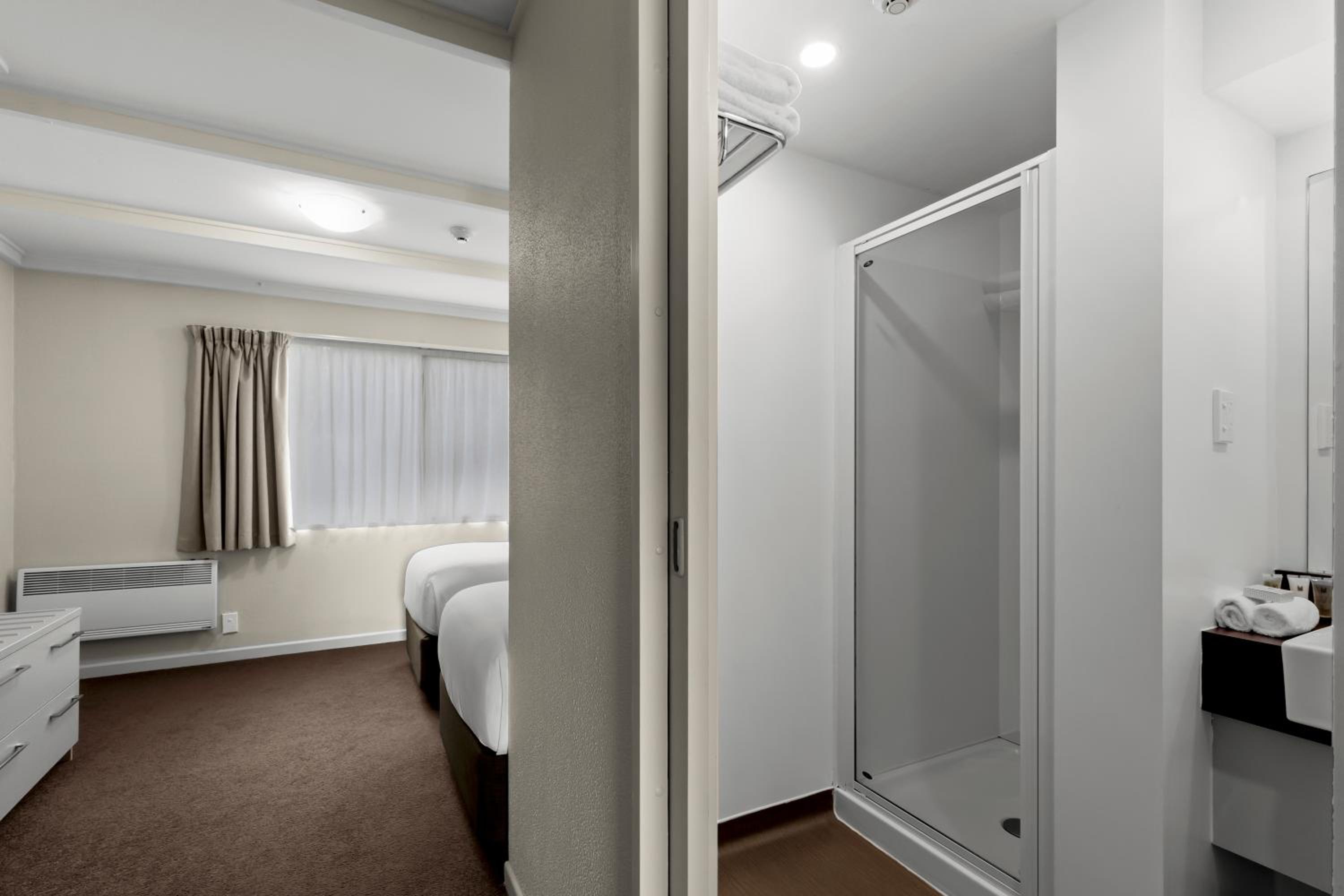 Two-Bedroom Apartment - Split Level photo 2