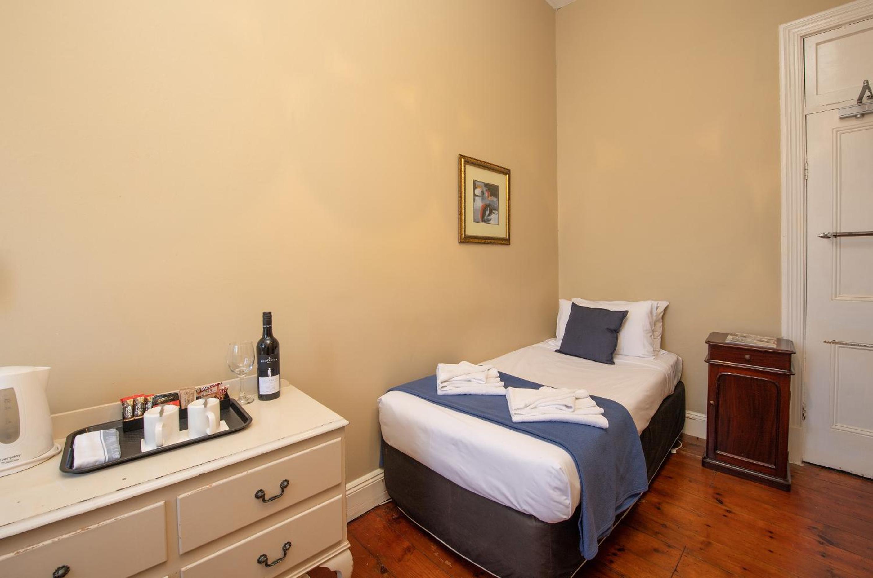 Budget Single Room photo 3