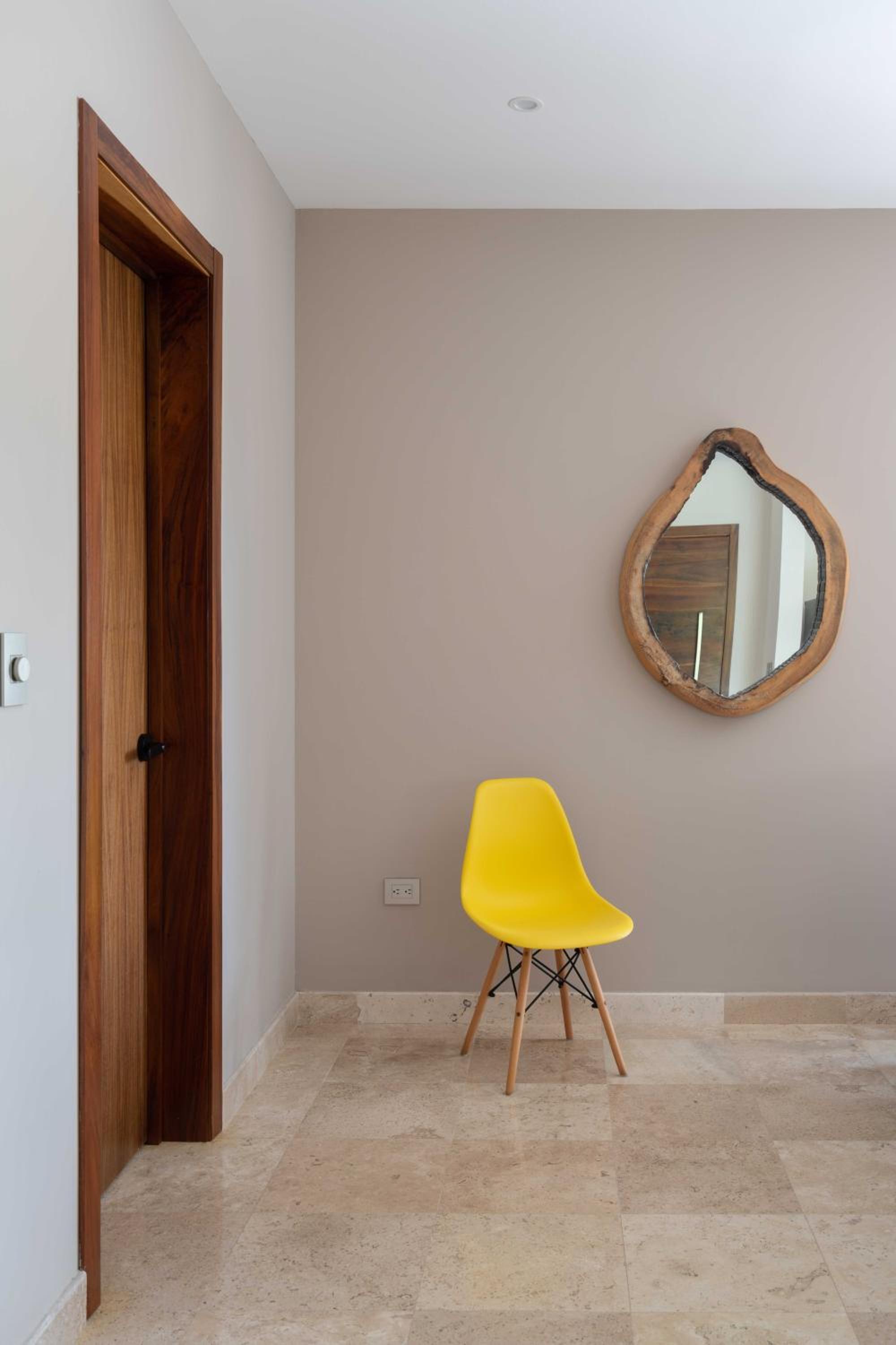 One-Bedroom Apartment - Photo 3
