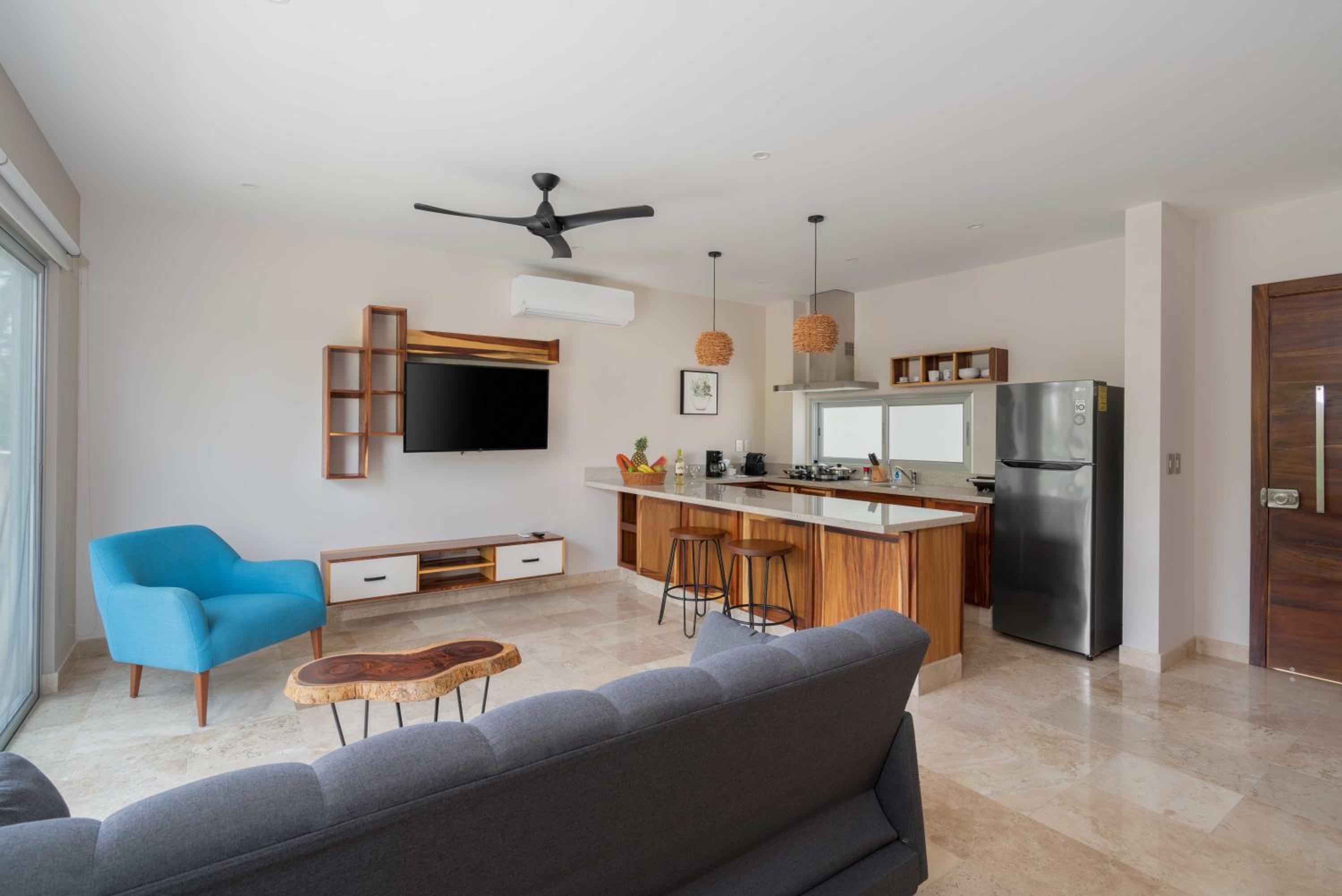 One-Bedroom Apartment - Photo 15
