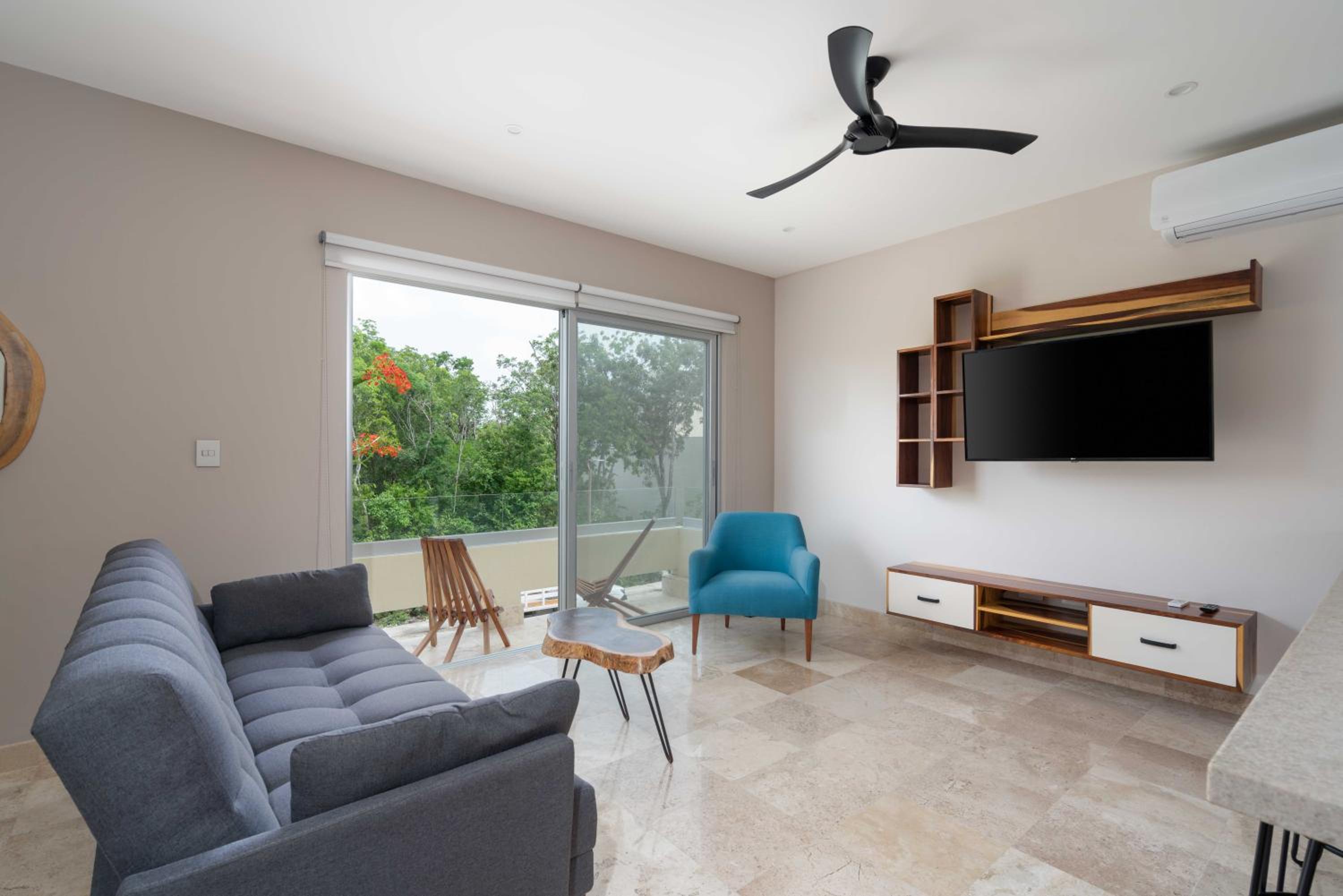 One-Bedroom Apartment - Photo 1