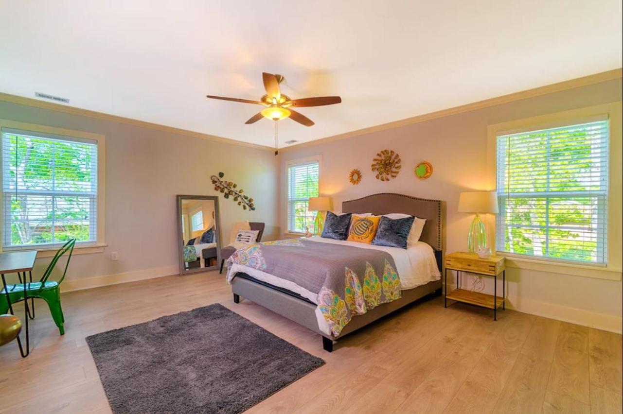 Three-Bedroom House photo 2