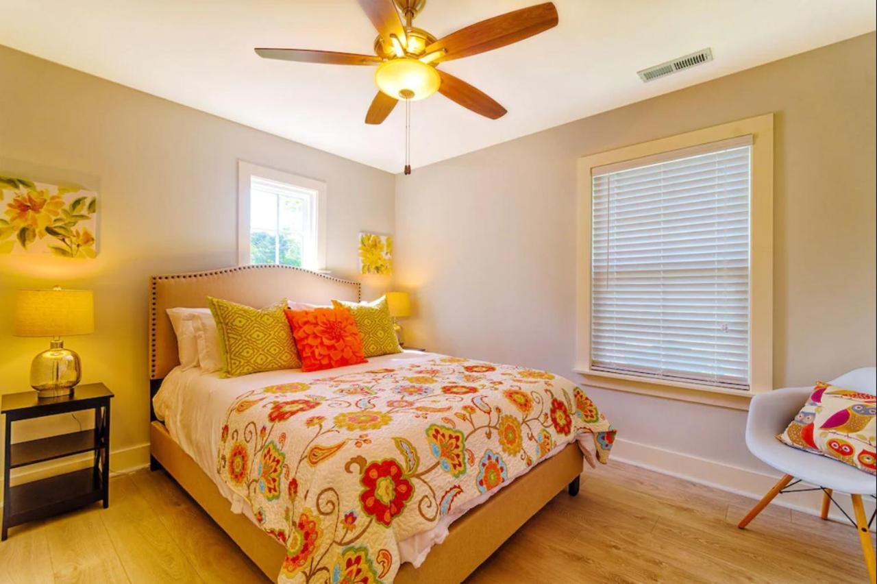 Three-Bedroom House photo 2