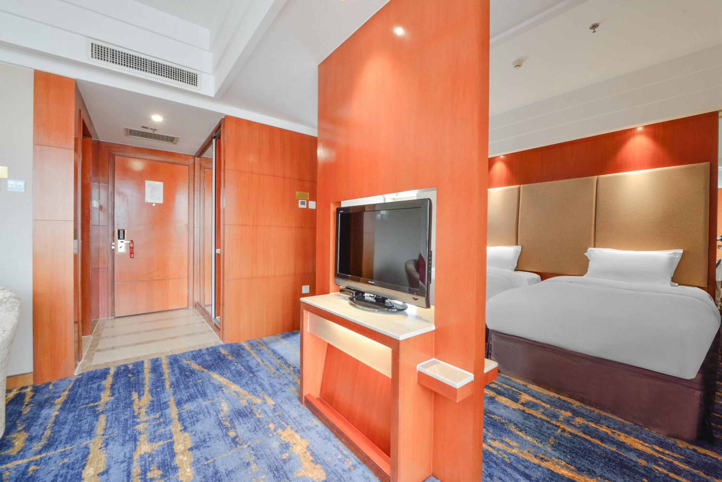 Business Twin Room With Garden View photo 3