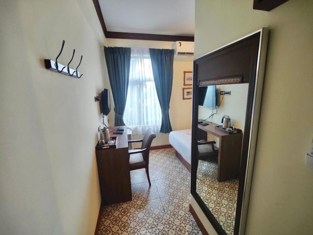 Single Room photo 3