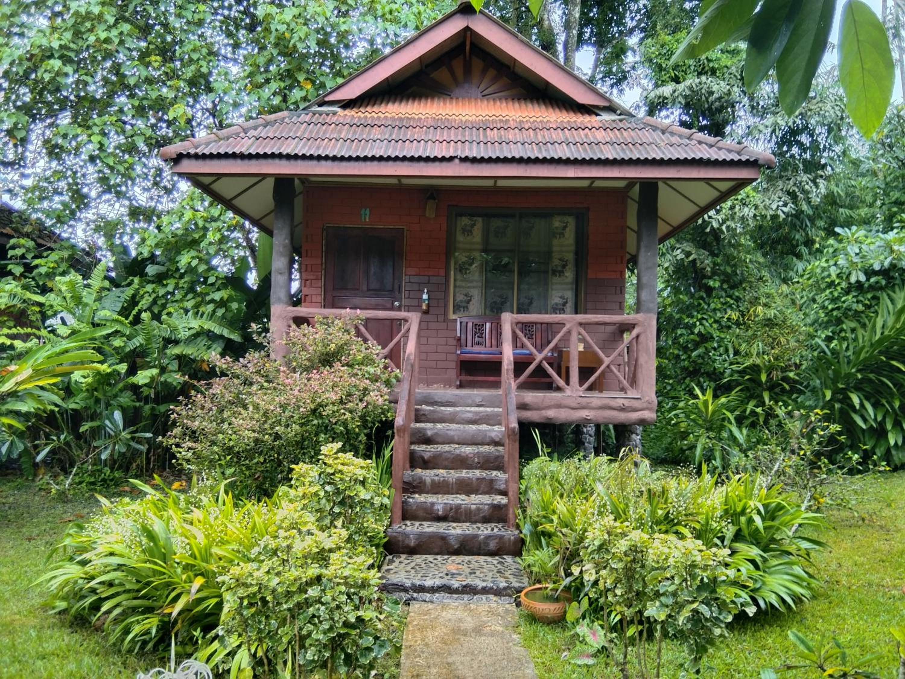 Queen Room with Garden View - Photo 37