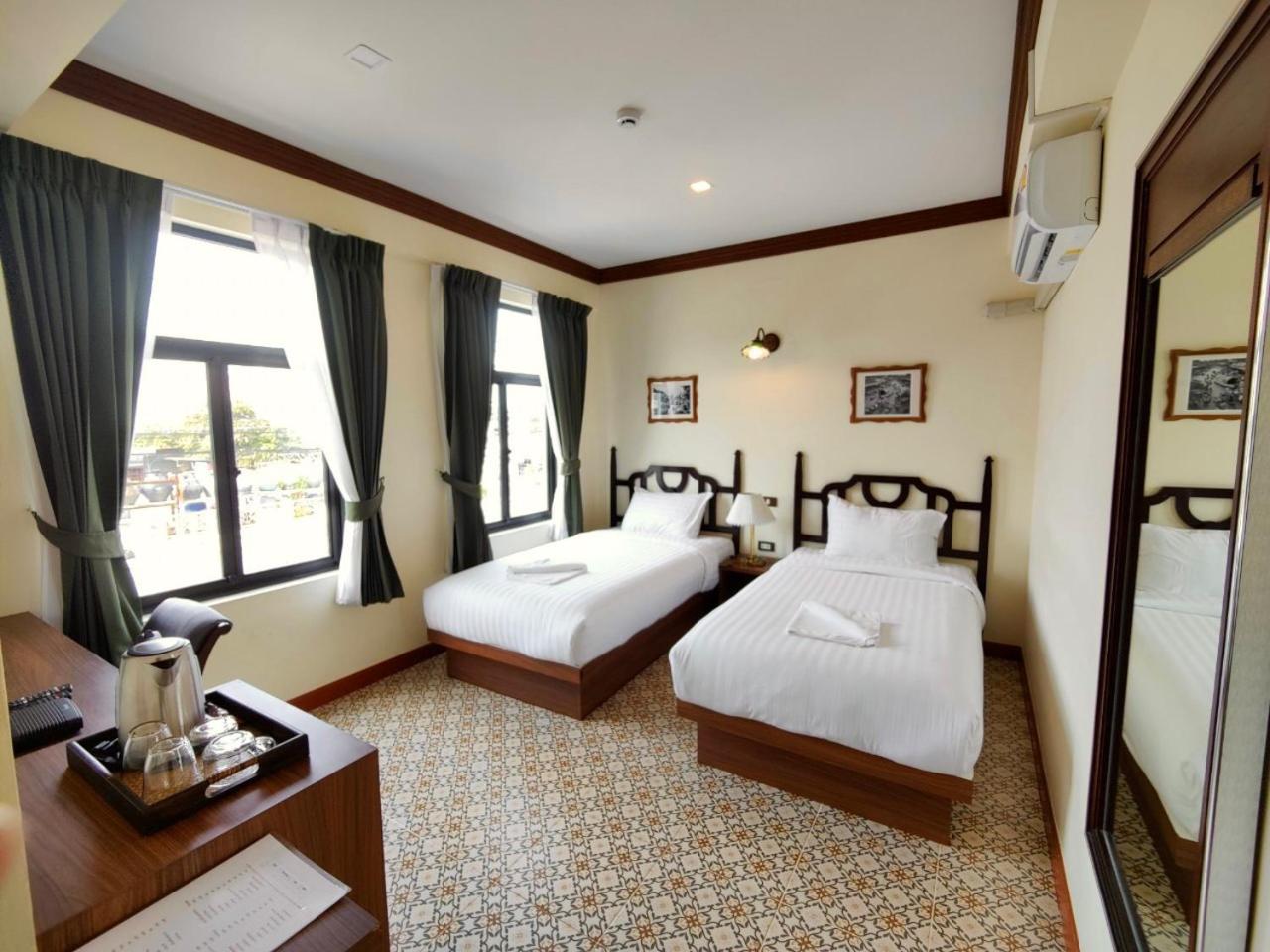 Superior Twin Room with City View photo 1