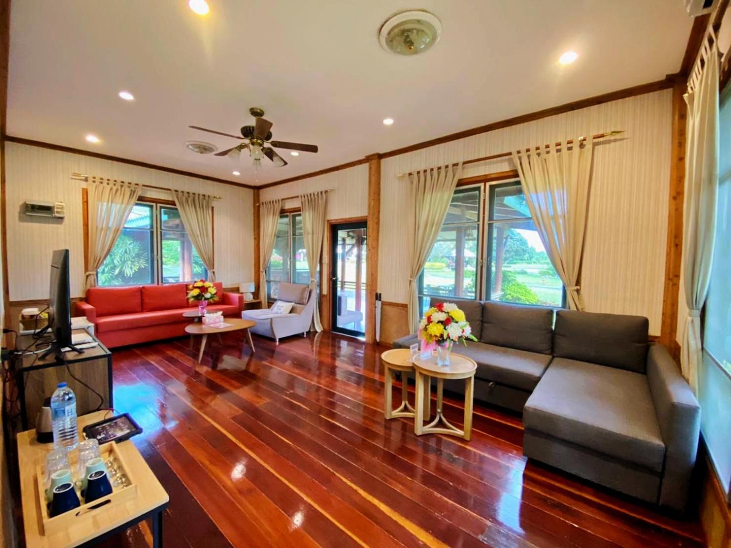 Quadruple Room with Mountain View - Photo 9