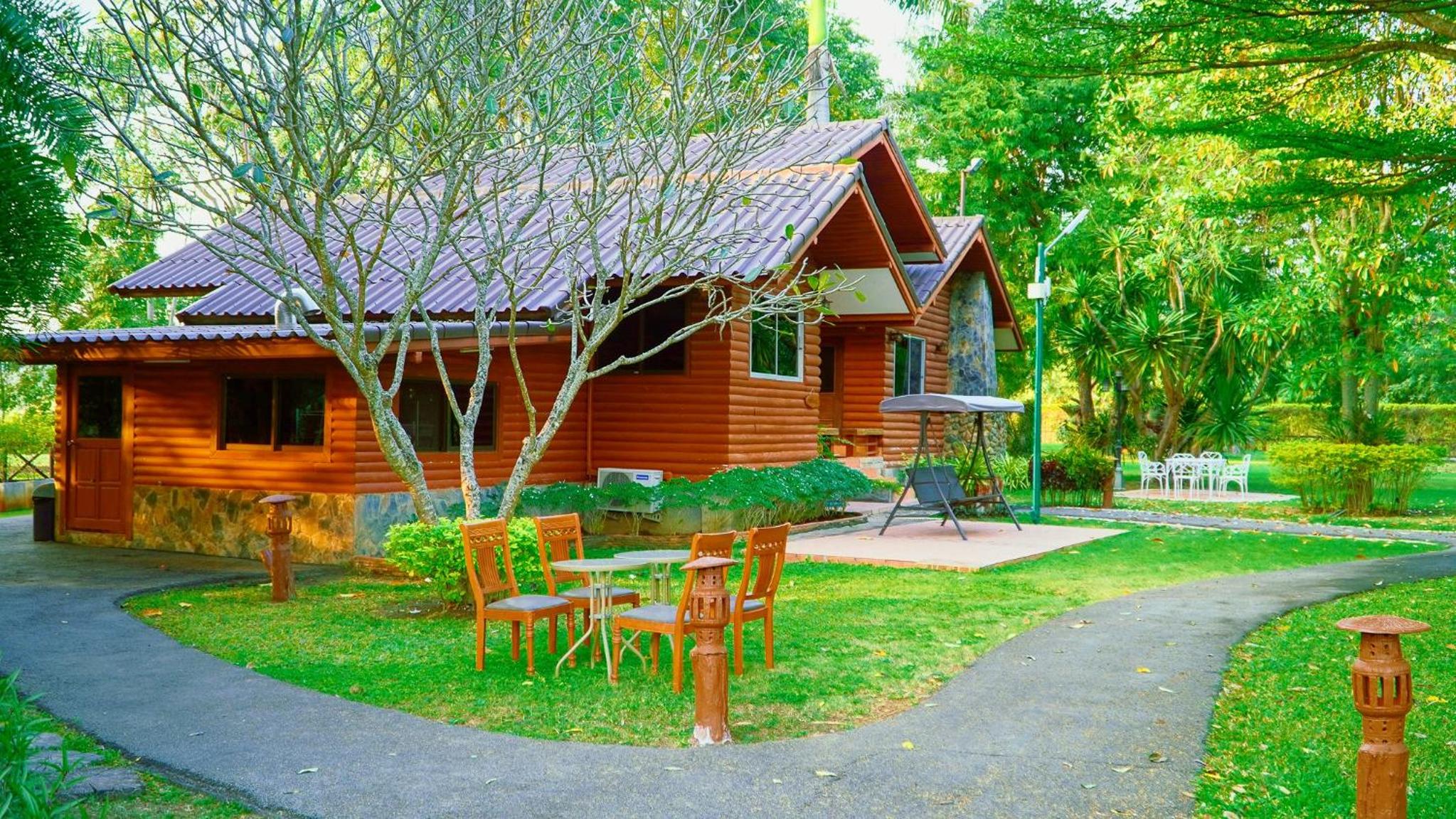 Standard King Room - Photo 3