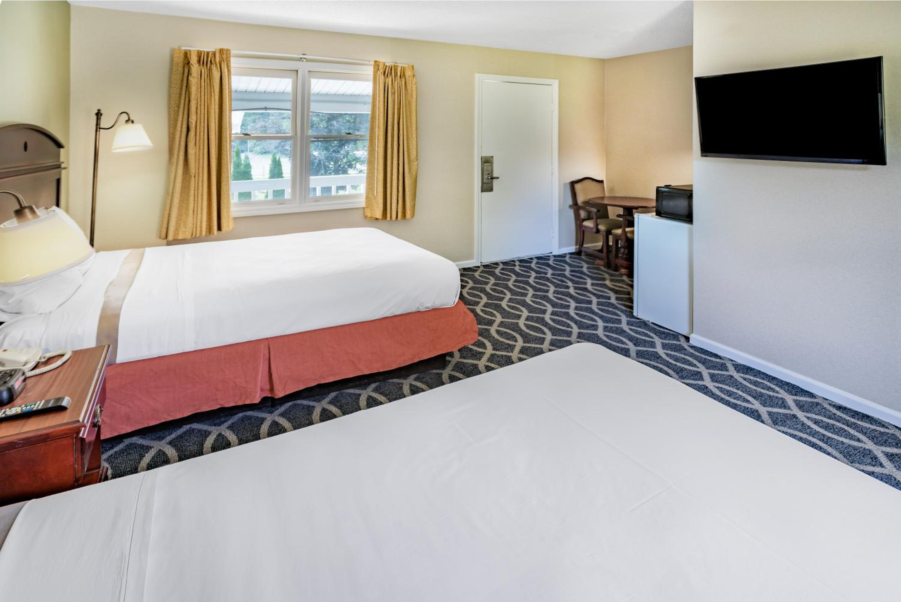 Double Room with Two Double Beds - Non-Smoking - Photo 1