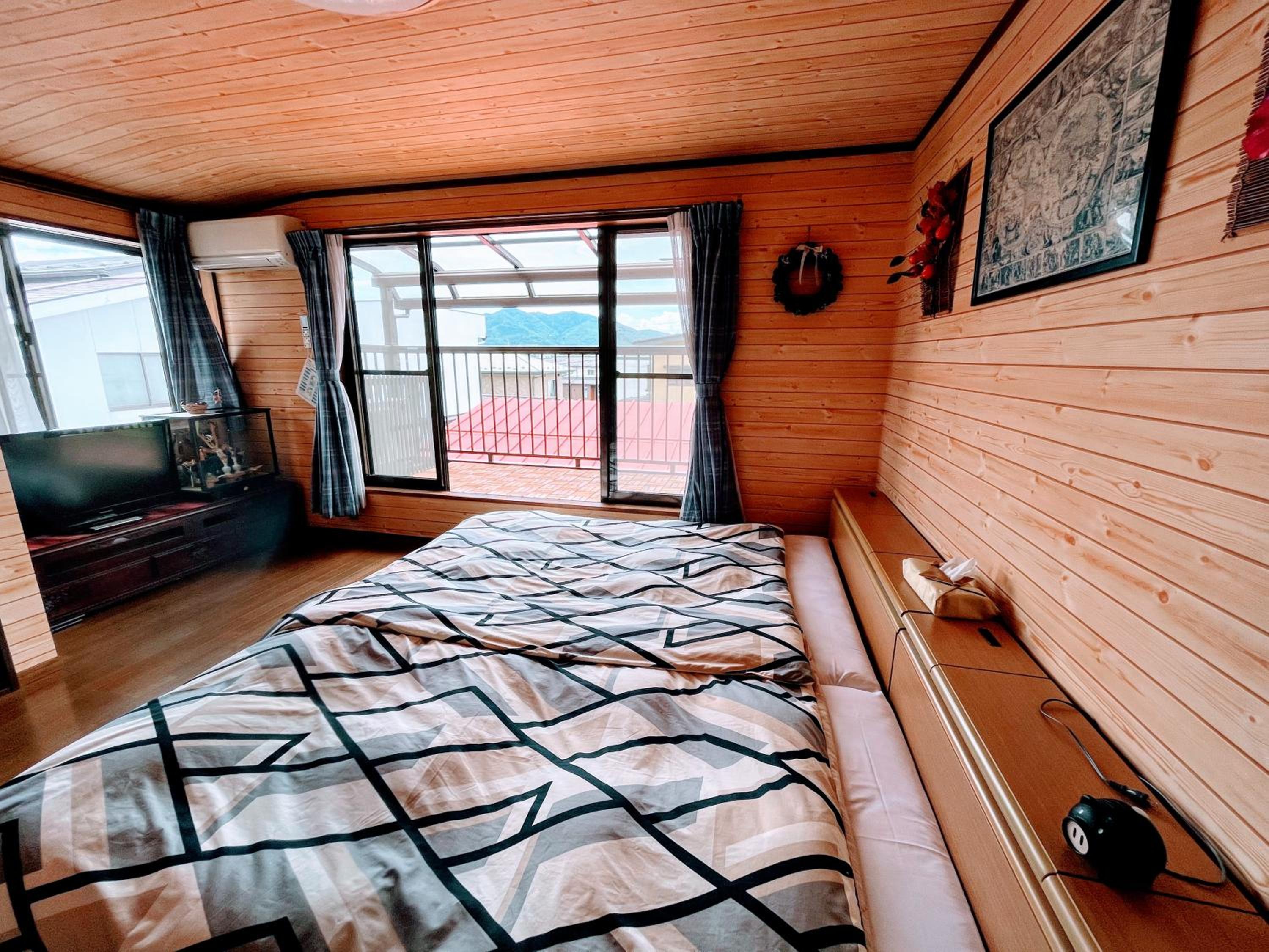 Three-Bedroom House photo 2