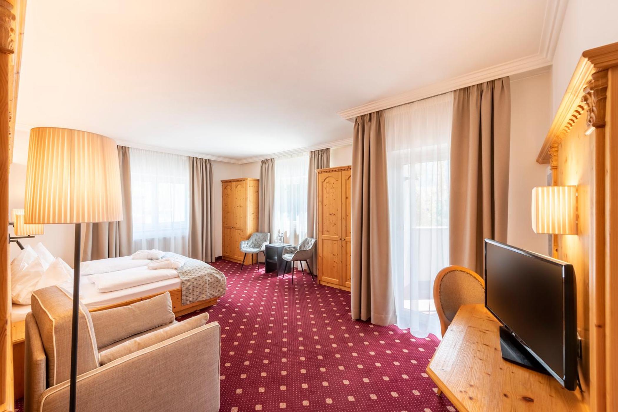 Junior Suite (2 Adults) - Photo 13