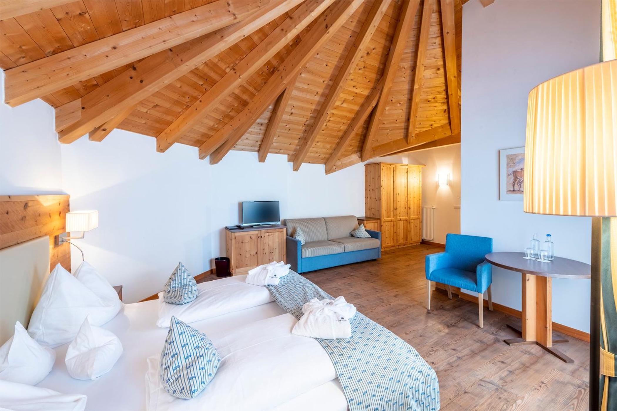 Junior Suite (2 Adults) - Photo 11