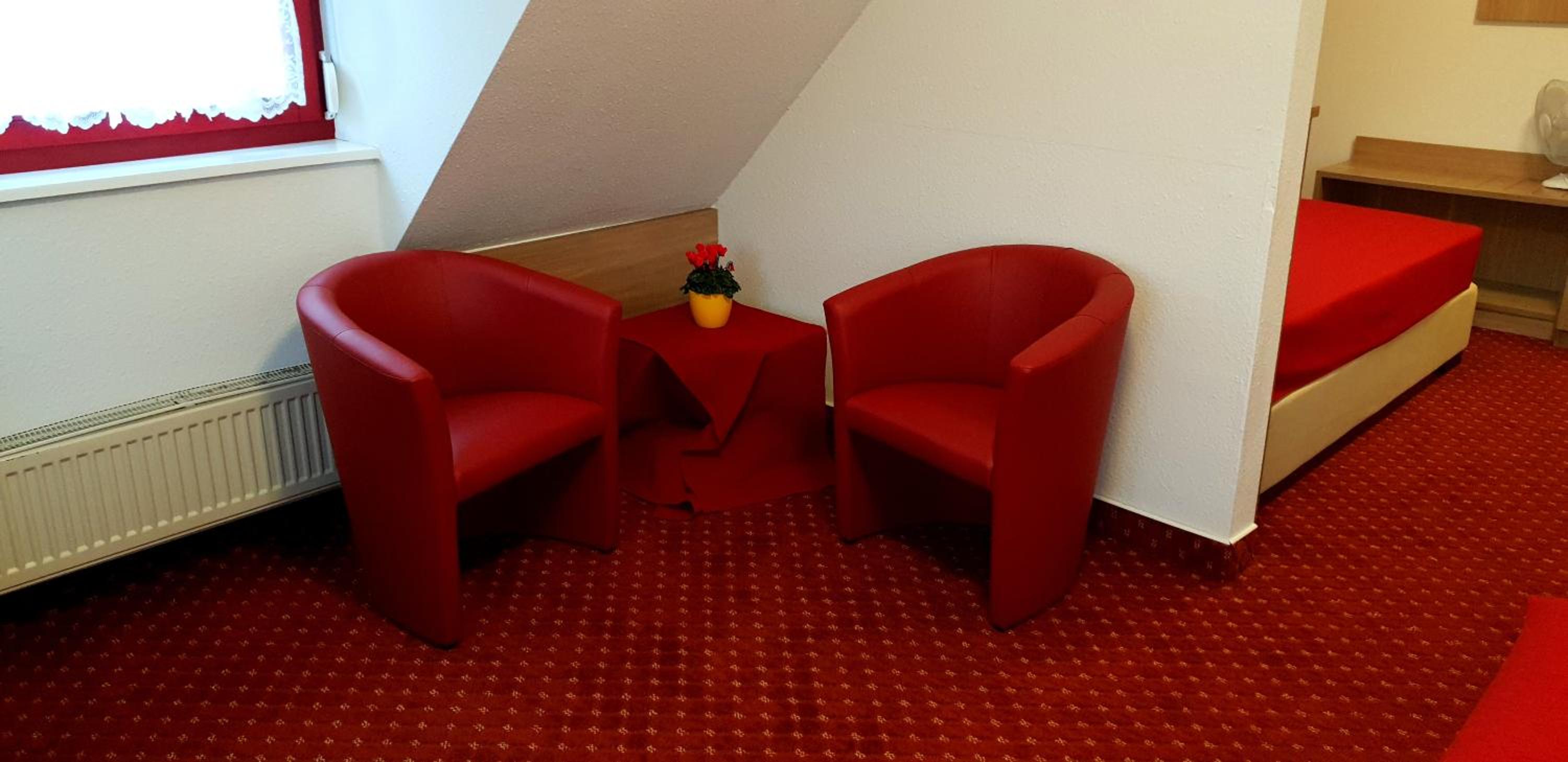 Deluxe Double Room (2 Adults + 1 Child) - Photo 2