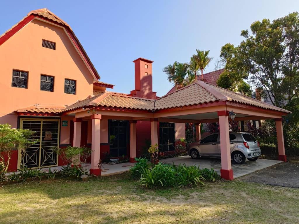 Villa photo 1