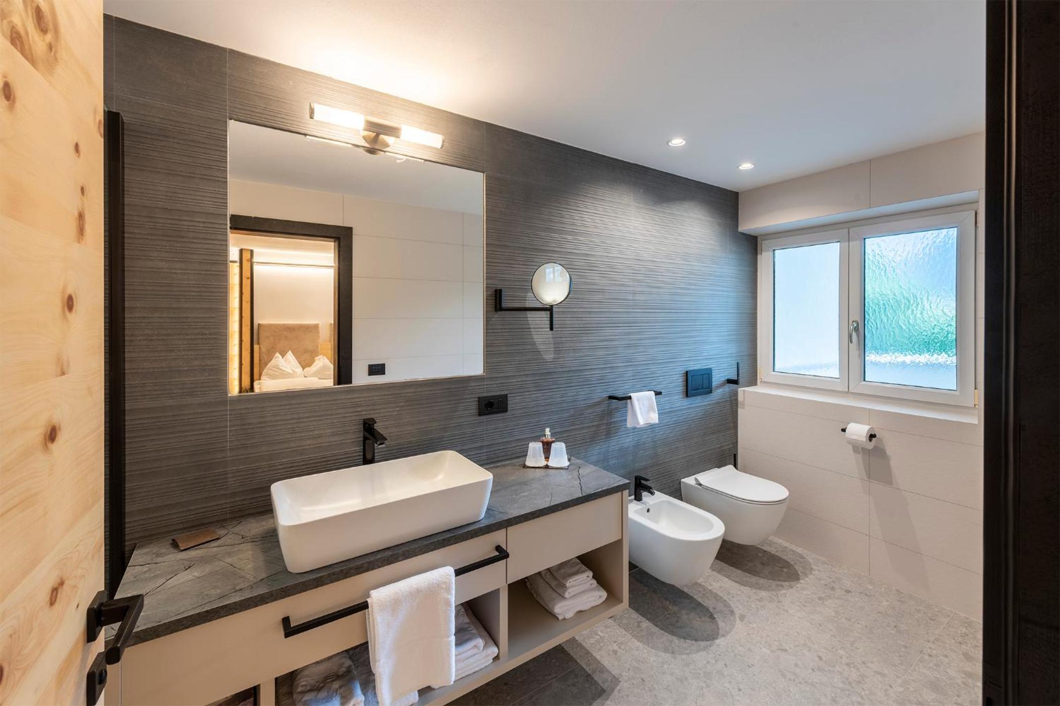 Junior Suite (2 Adults) - Photo 12