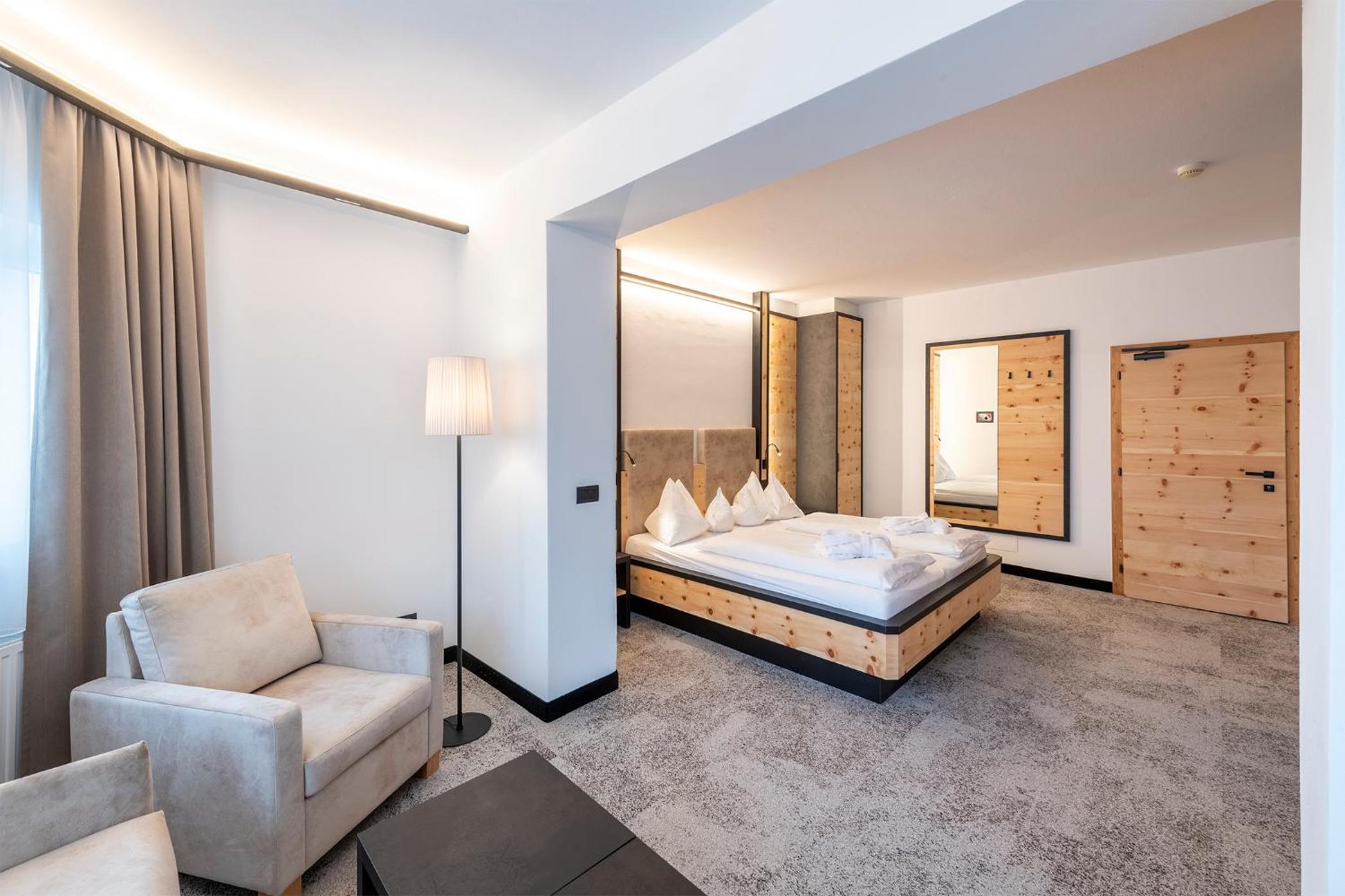 Junior Suite (2 Adults) - Photo 6